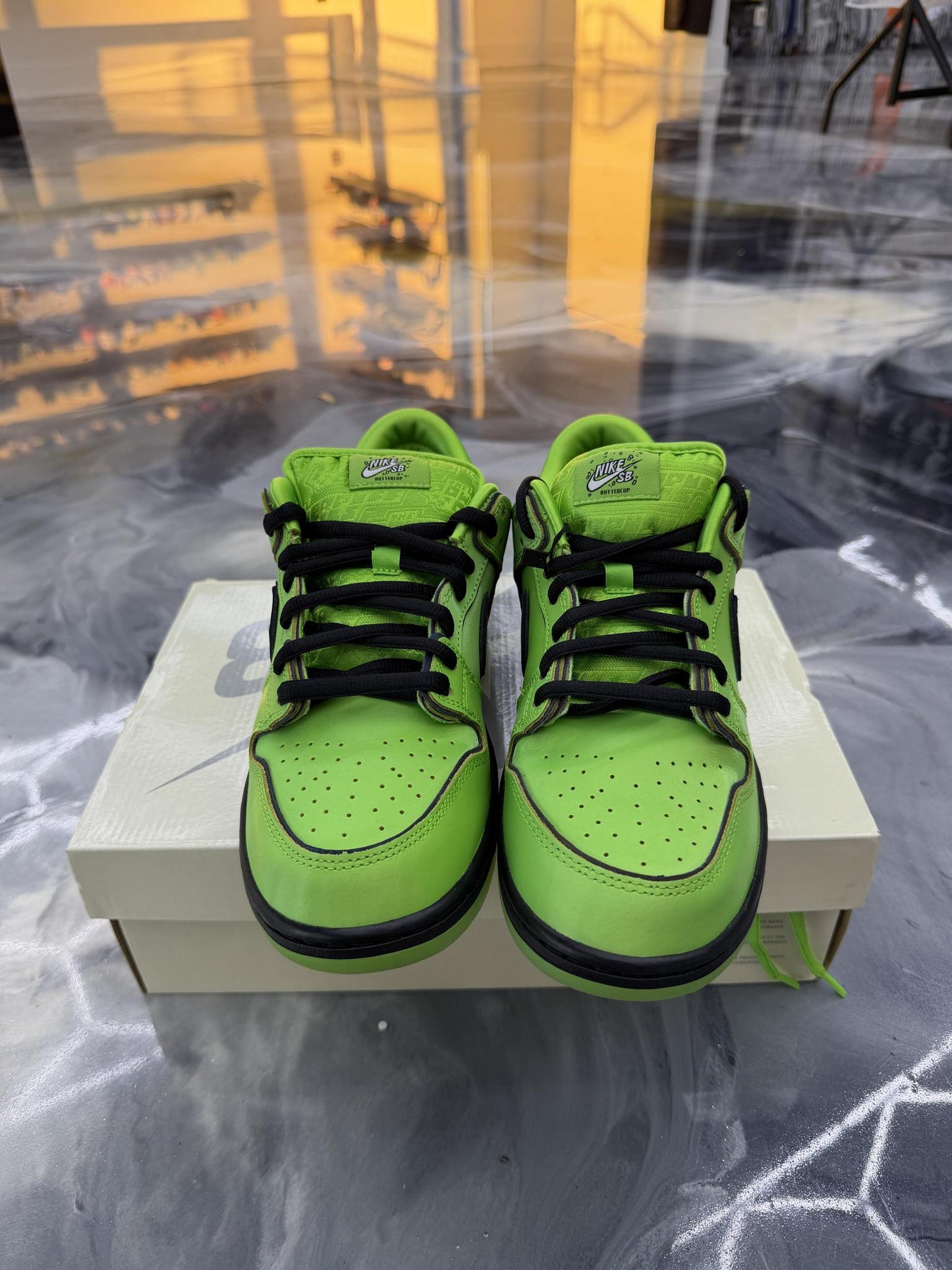 Nike SB Dunk Low "Buttercup" Used Size 9