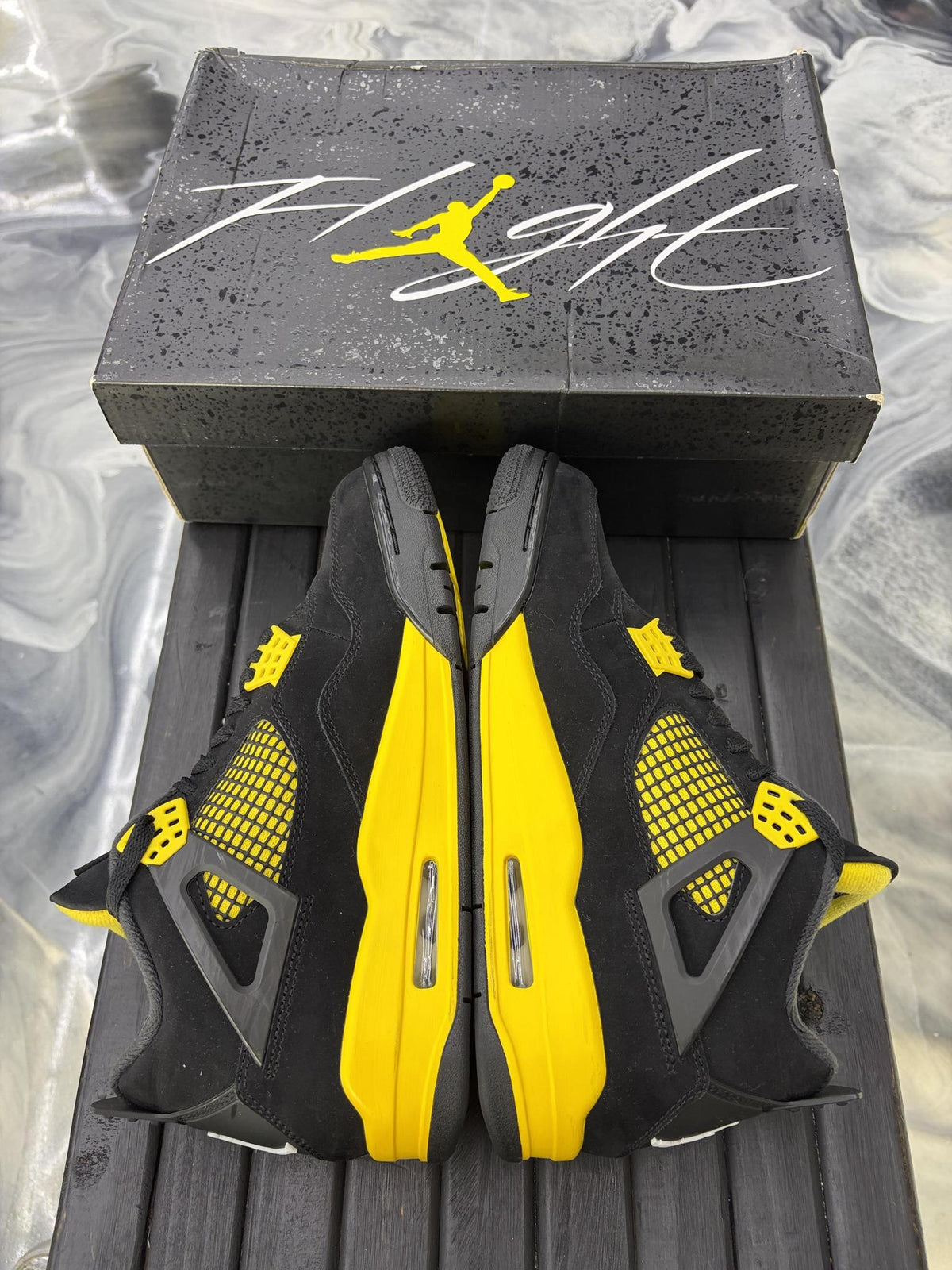 Jordan 4 "Thunder" Used Size 8.5