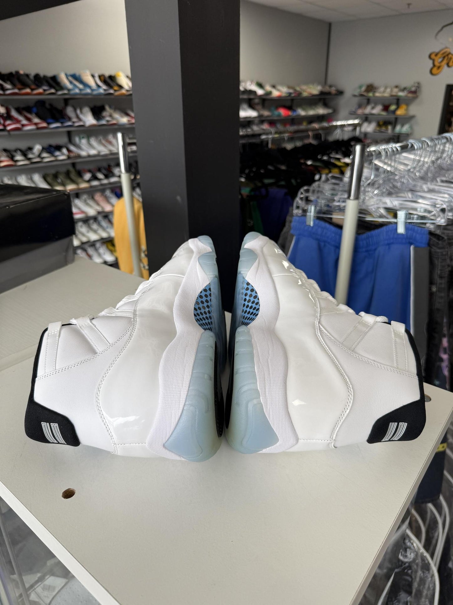 Jordan 11 "Legend Blue" Used Size 13