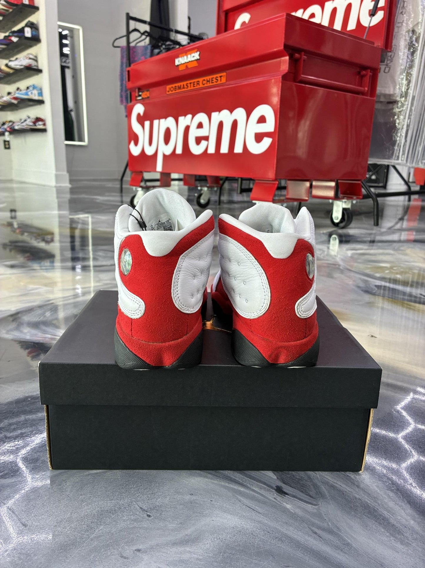Jordan 13 'Chicago" Used Size 7Y/8.5W