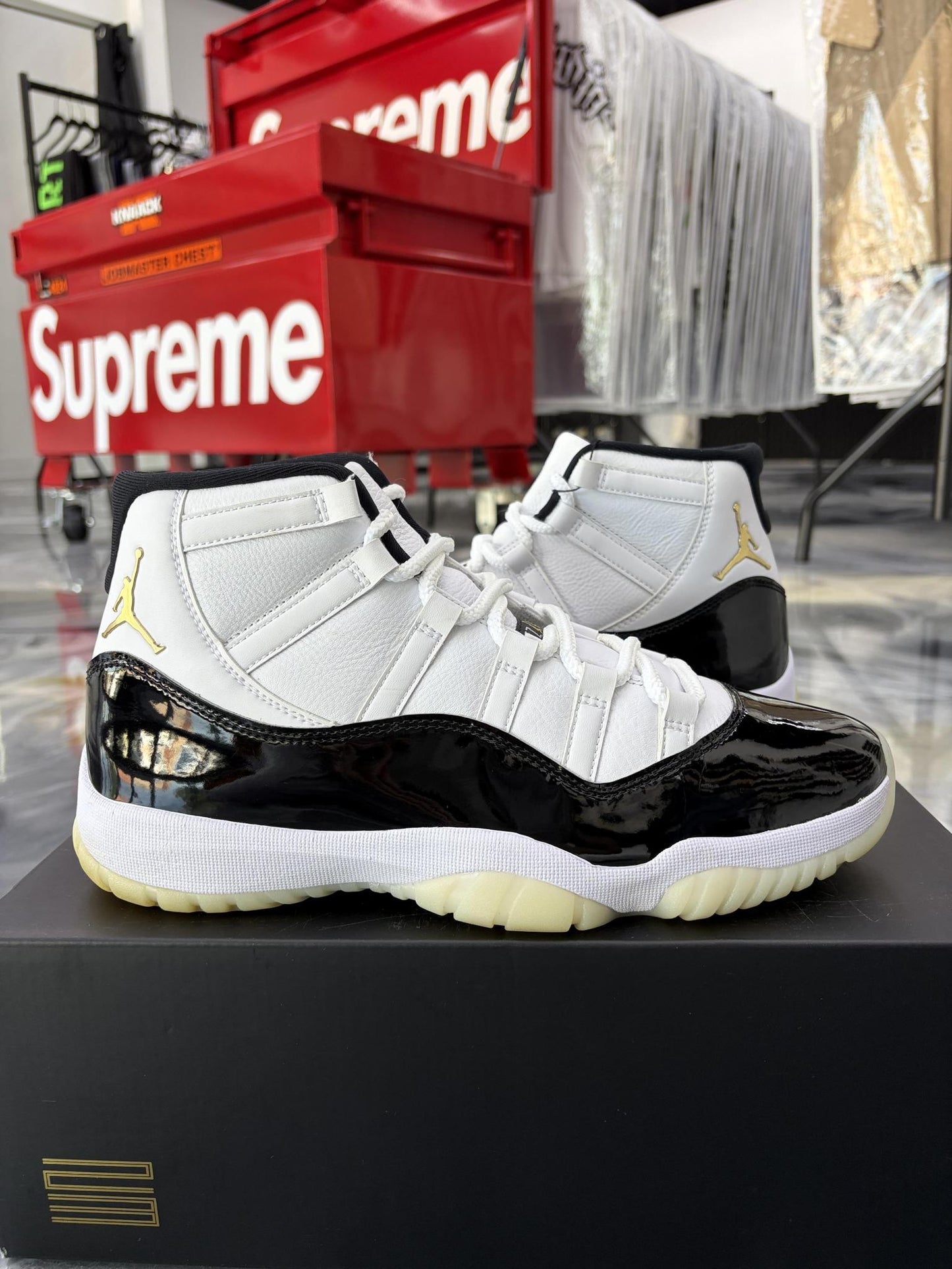 Jordan 11 "Gratitude" Used Size 10.5