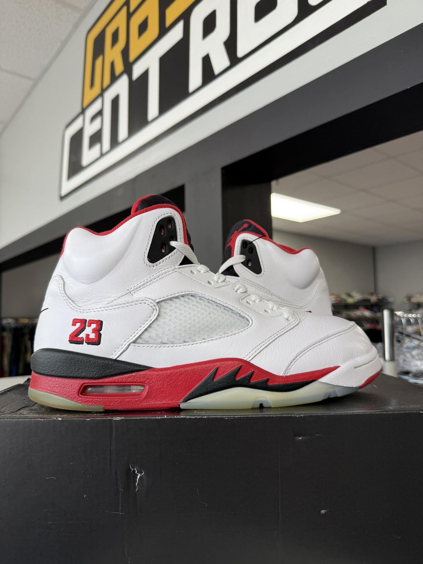 Jordan 5 "Fire Red" Used Size 10.5