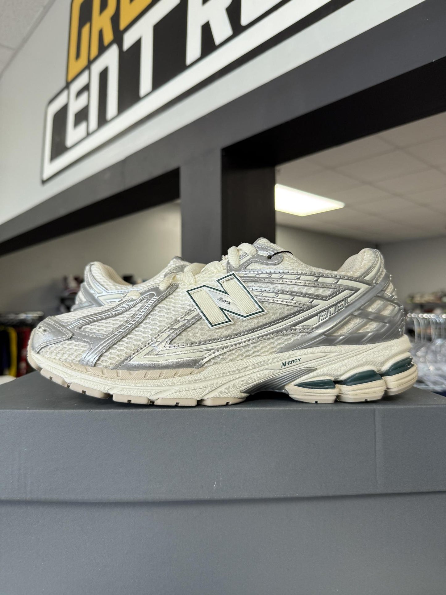 New Balance 1906R "Cream Reflective" Used Size 9