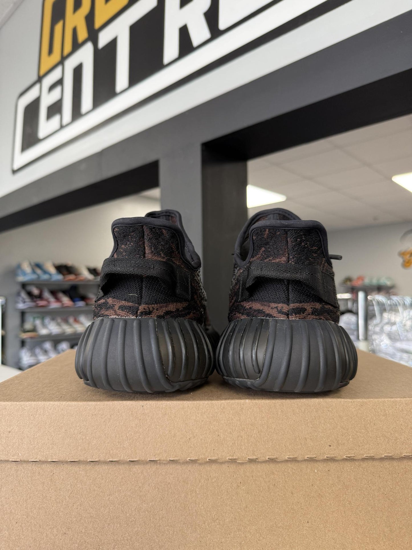 Yeezy 350 V2 "MX Rock" Used Size 10