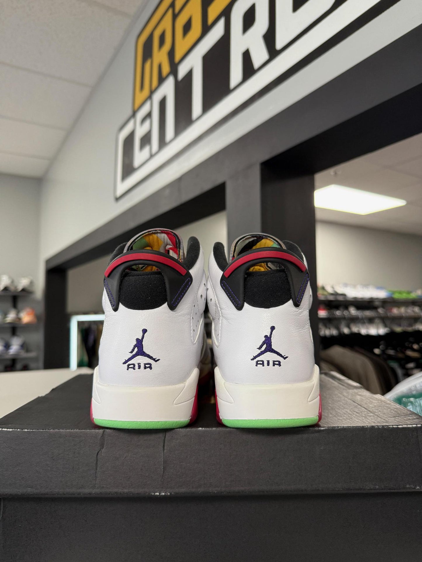 Jordan 6 "Hare" Used Size 7Y/8.5W