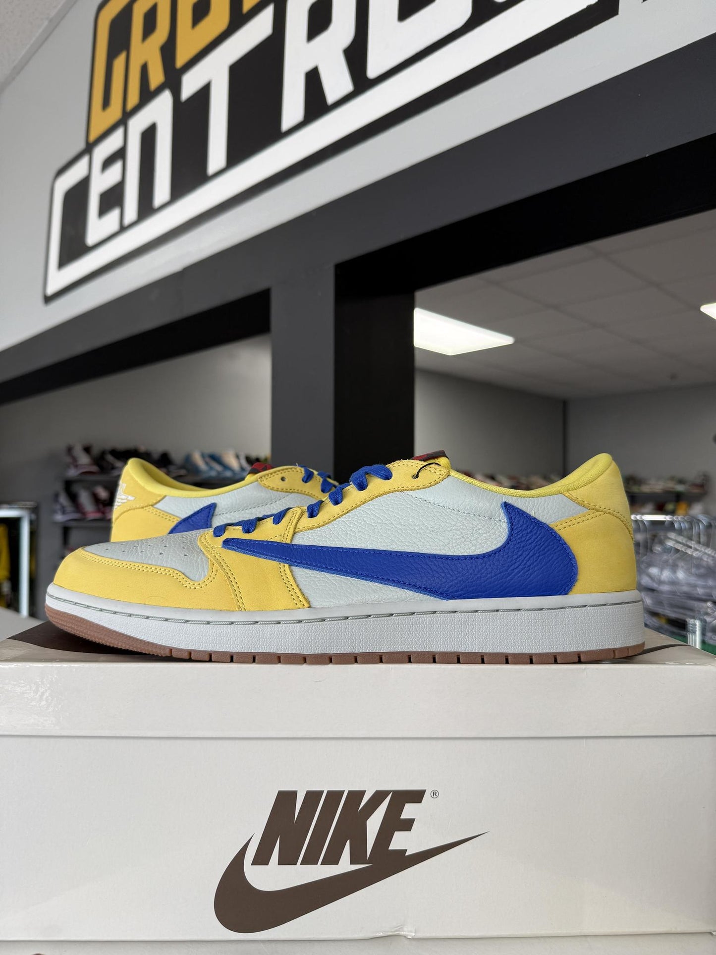 Jordan 1 Low x Travis Scott "Canary" Used Size 13
