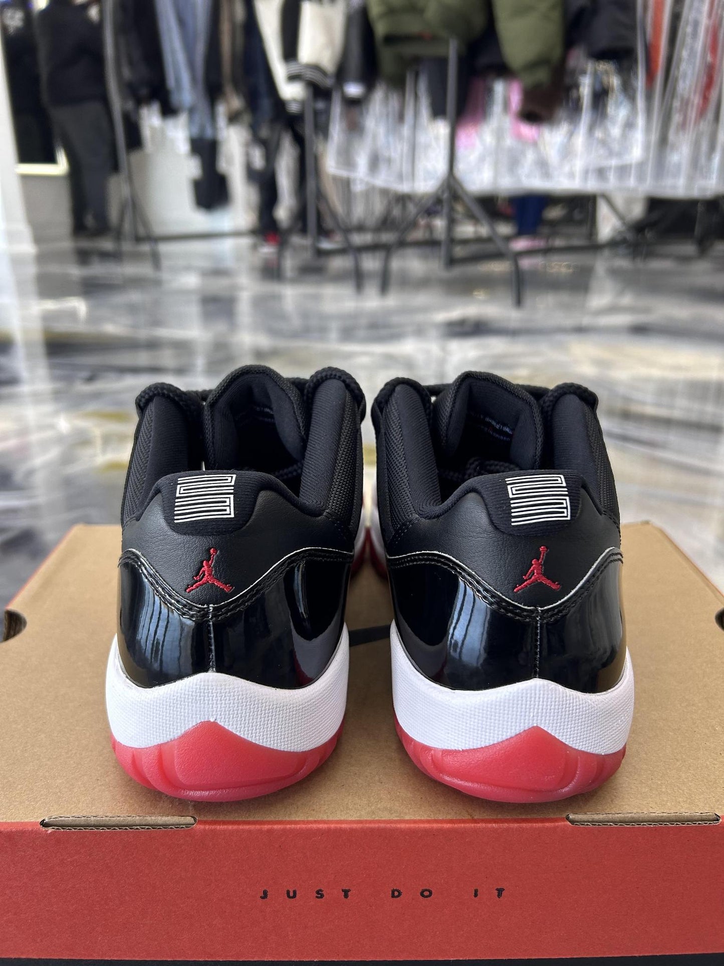 Jordan 11 Low "Bred" Used Size 9.5