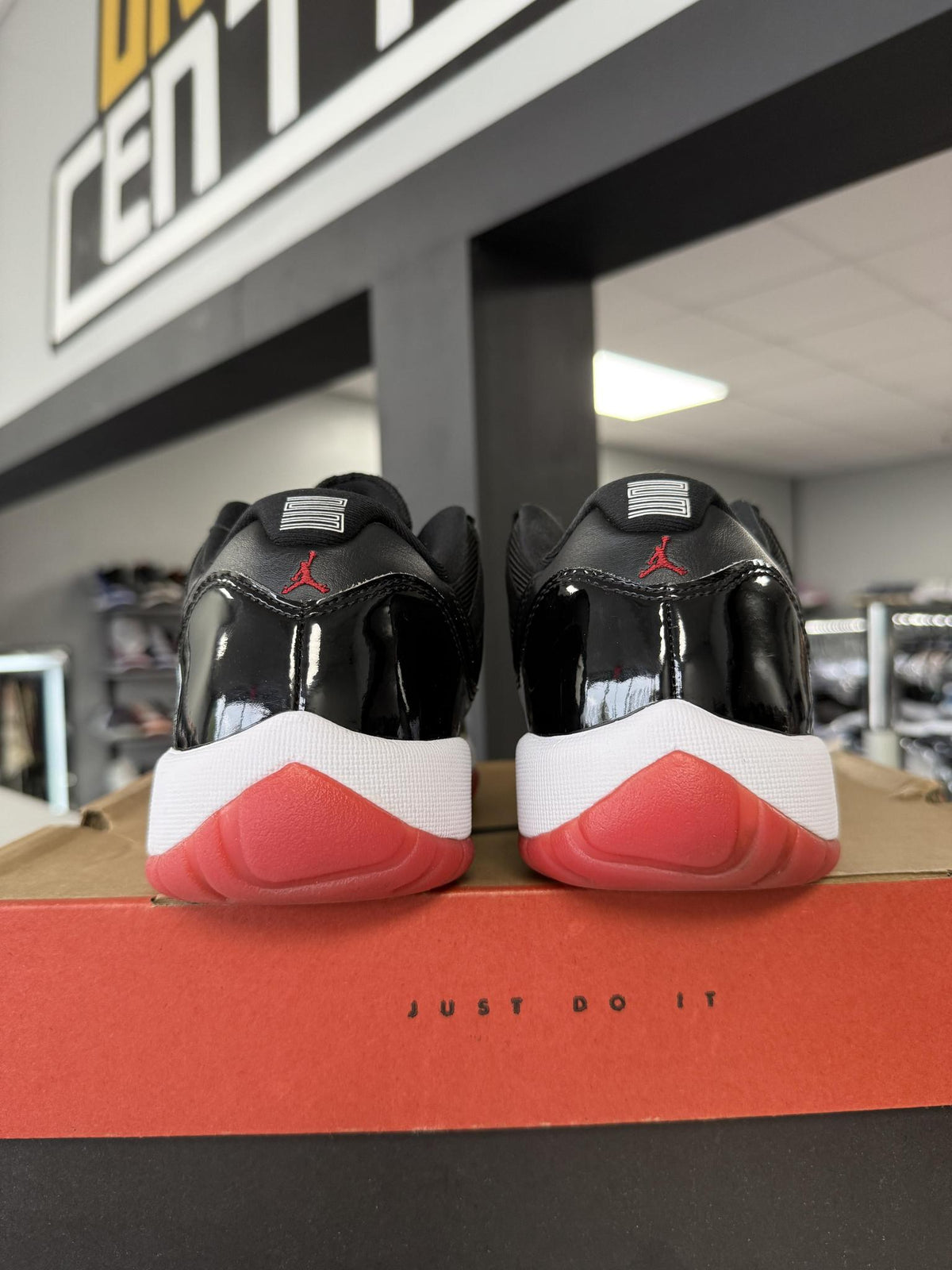 Jordan 11 "Bred" Low Used Size 6.5Y/8W