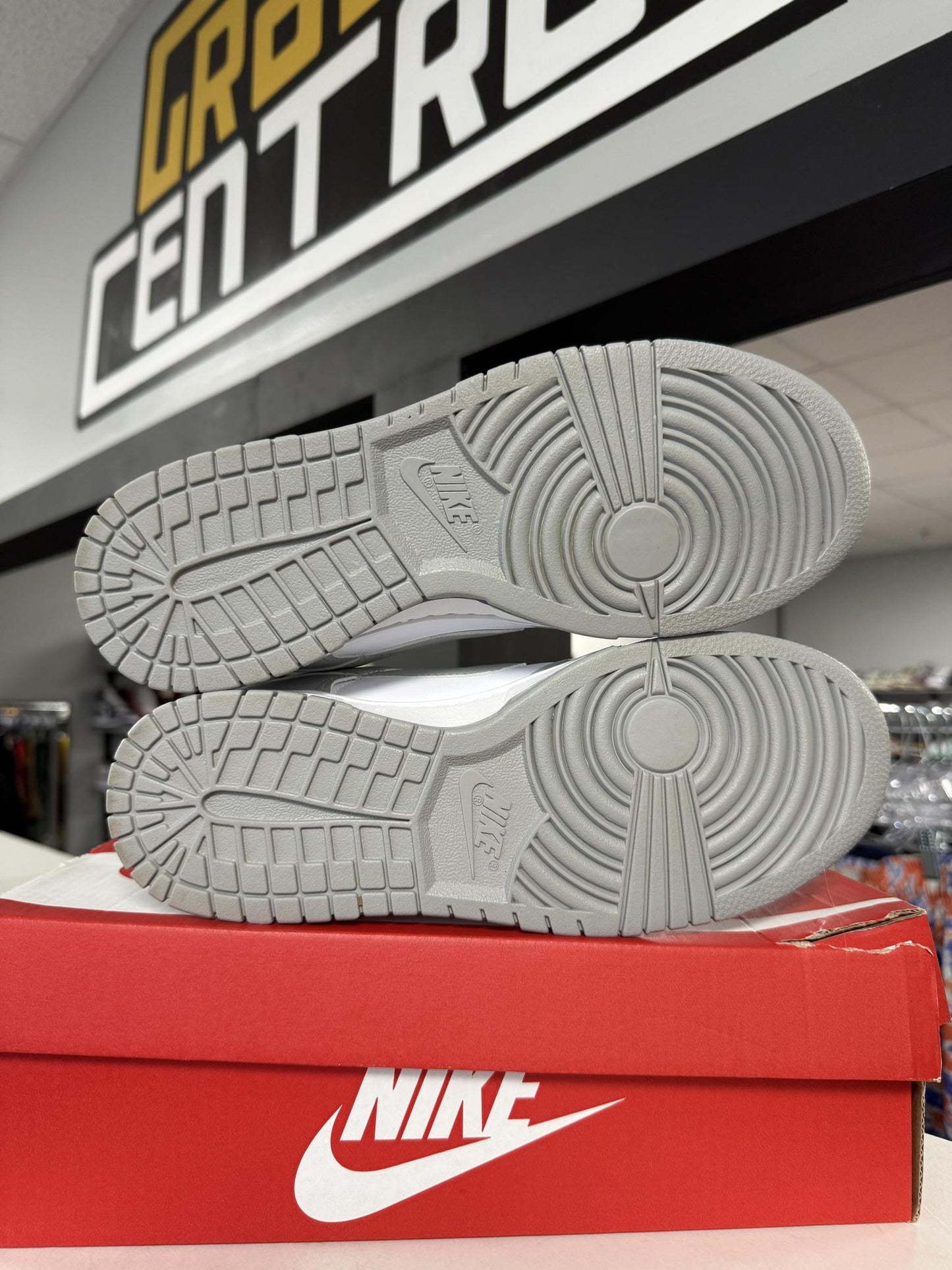 Dunk Low "Light Smoke Grey" Used Size 8.5