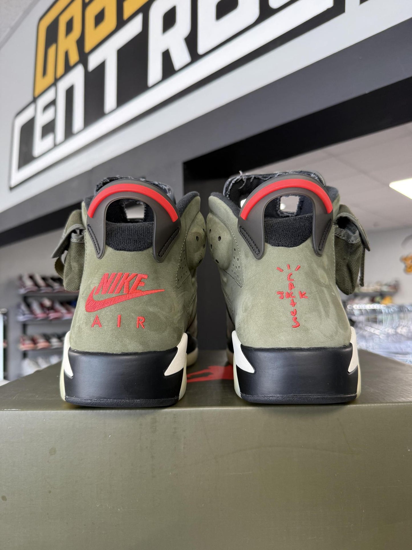Jordan 6 X Travis Scott "Olive" Used Size 11