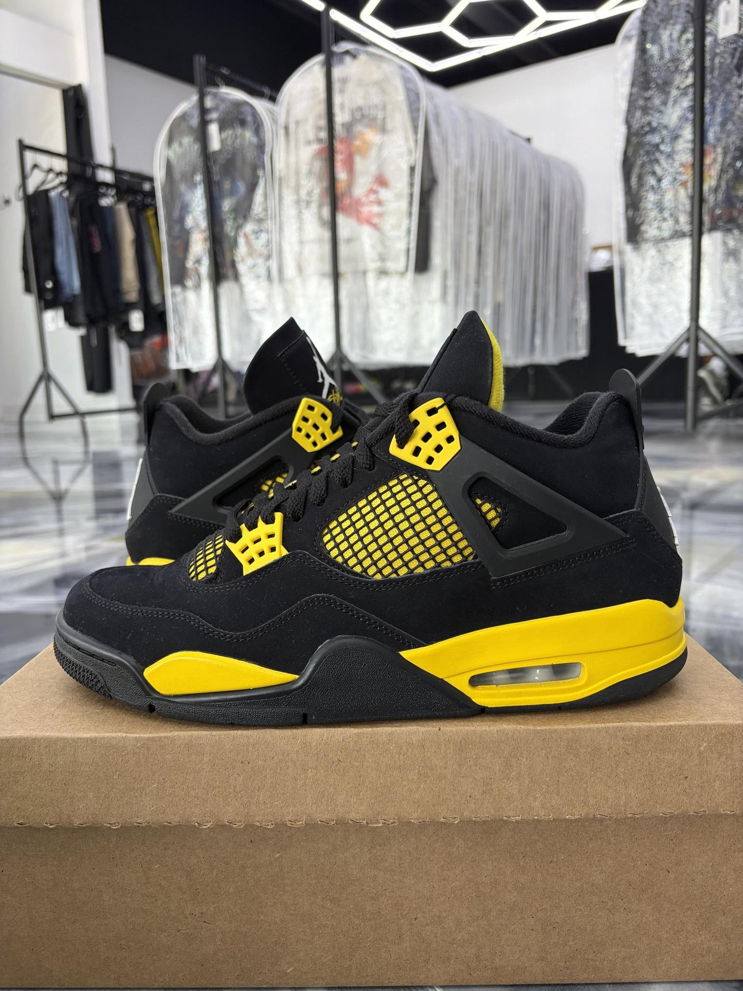 Jordan 4 "Thunder" Used Size 10.5