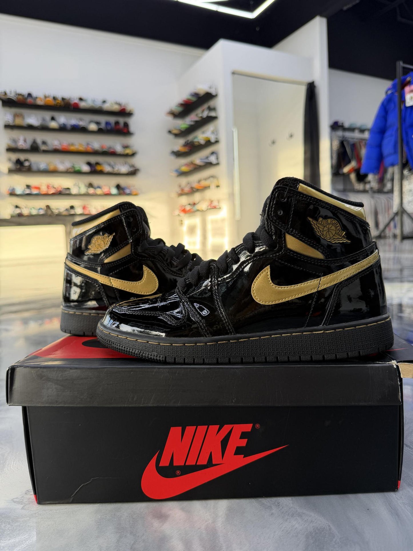 Jordan 1 Metallic Gold Used Size 6Y/7.5W