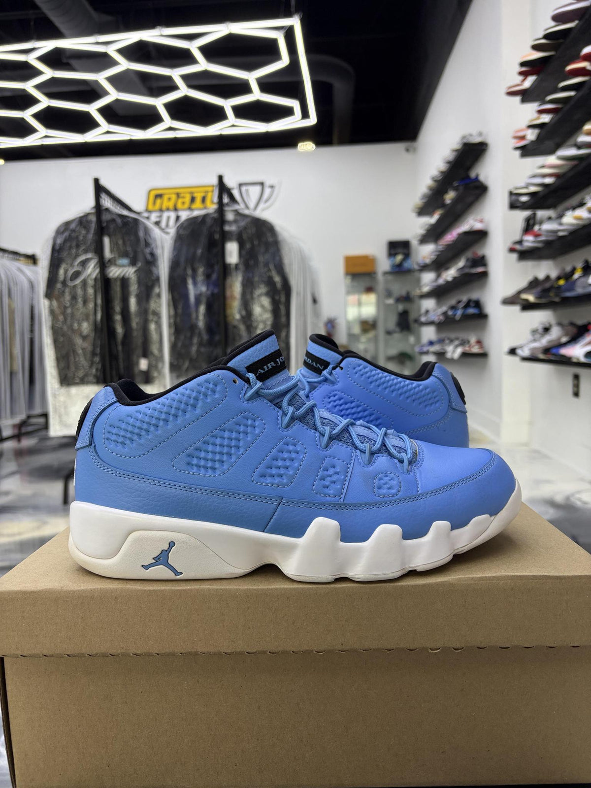 Jordan 9 Low "Pantone" Used Size 8.5