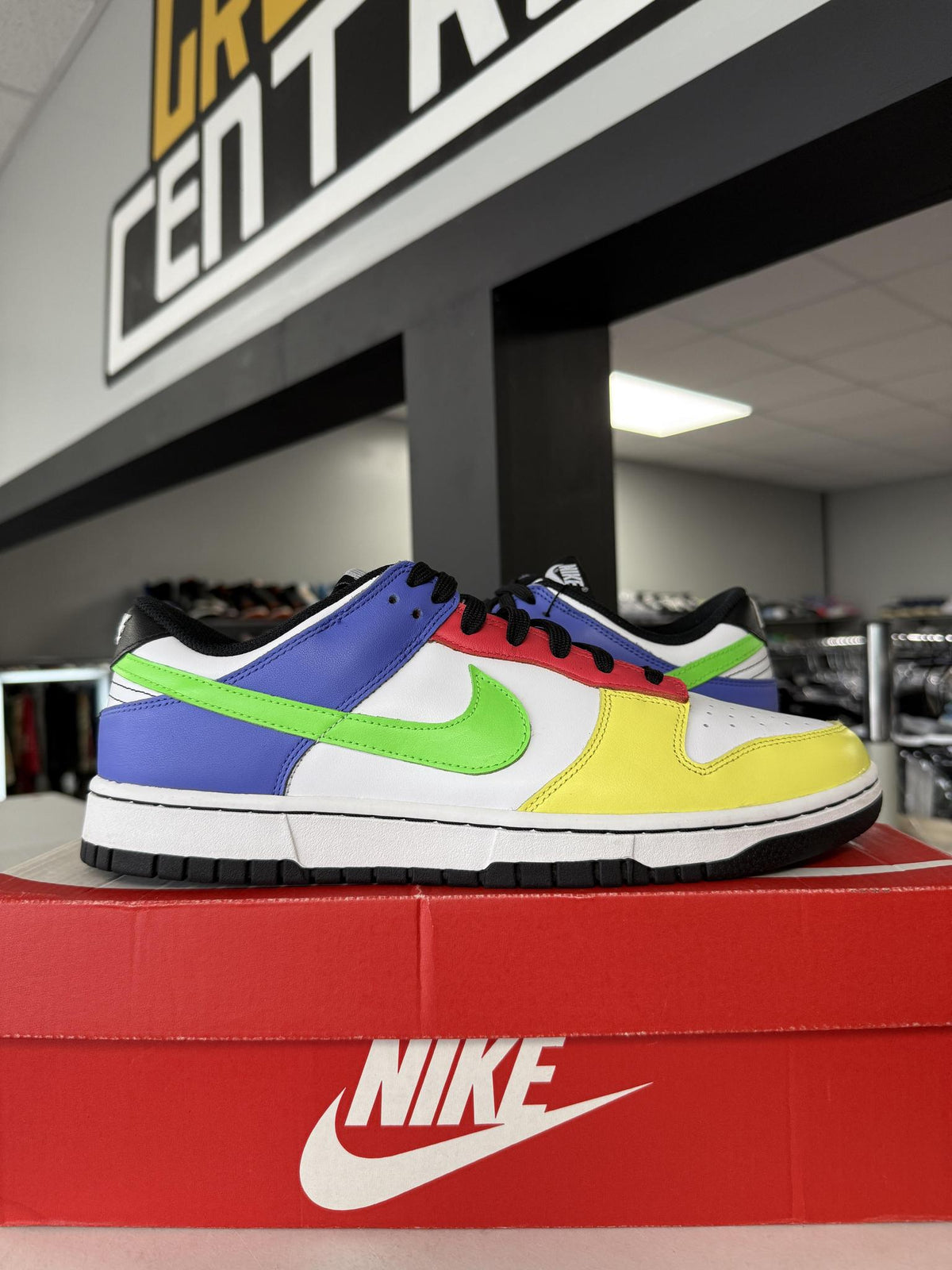 Nike Dunk Low "Green Strike" Used Size 10
