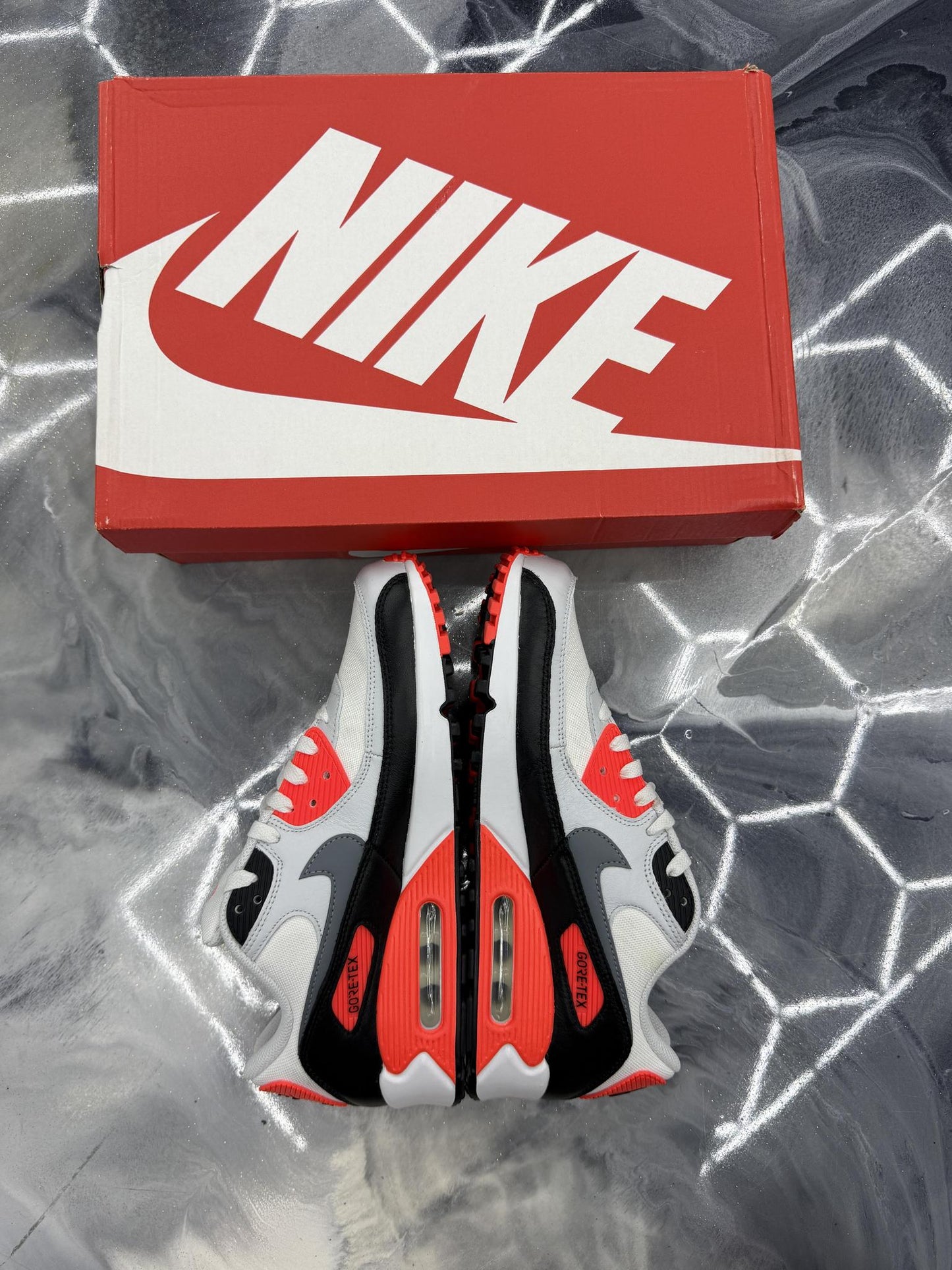 Nike Air Max 90 Gore Tex Used Size 9.5