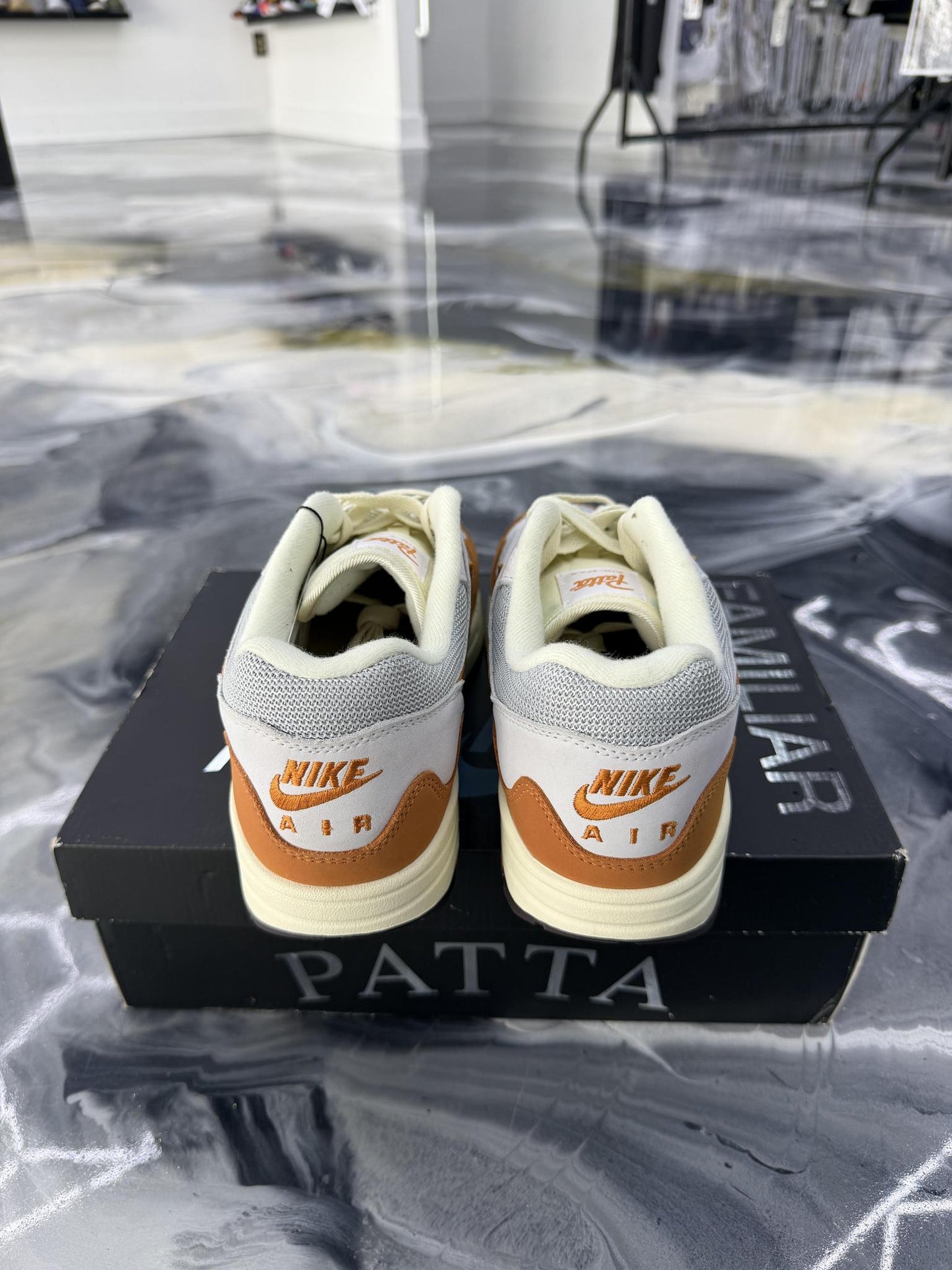 Nike X Patta Air Max 1 "Monarch Orange" Used Size 11