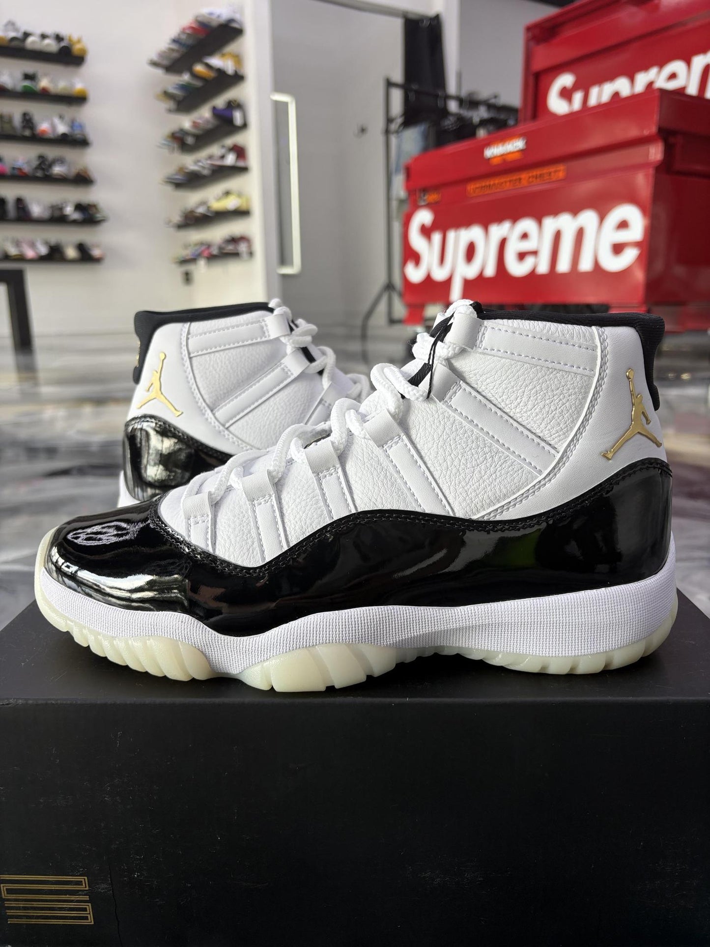 Jordan 11 "Gratitude" Used Size 9