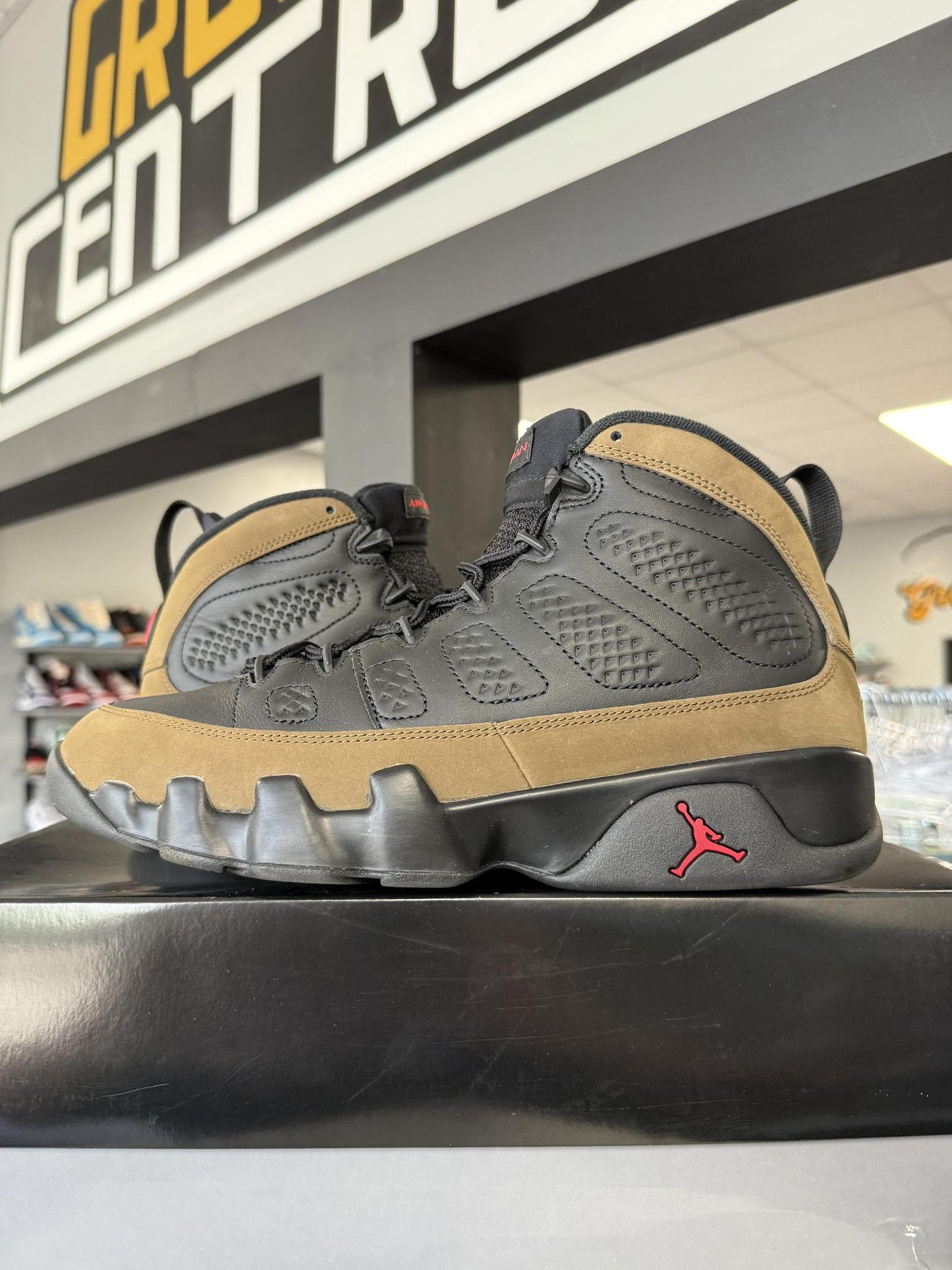 Jordan 9 "Olive" Used Size 10