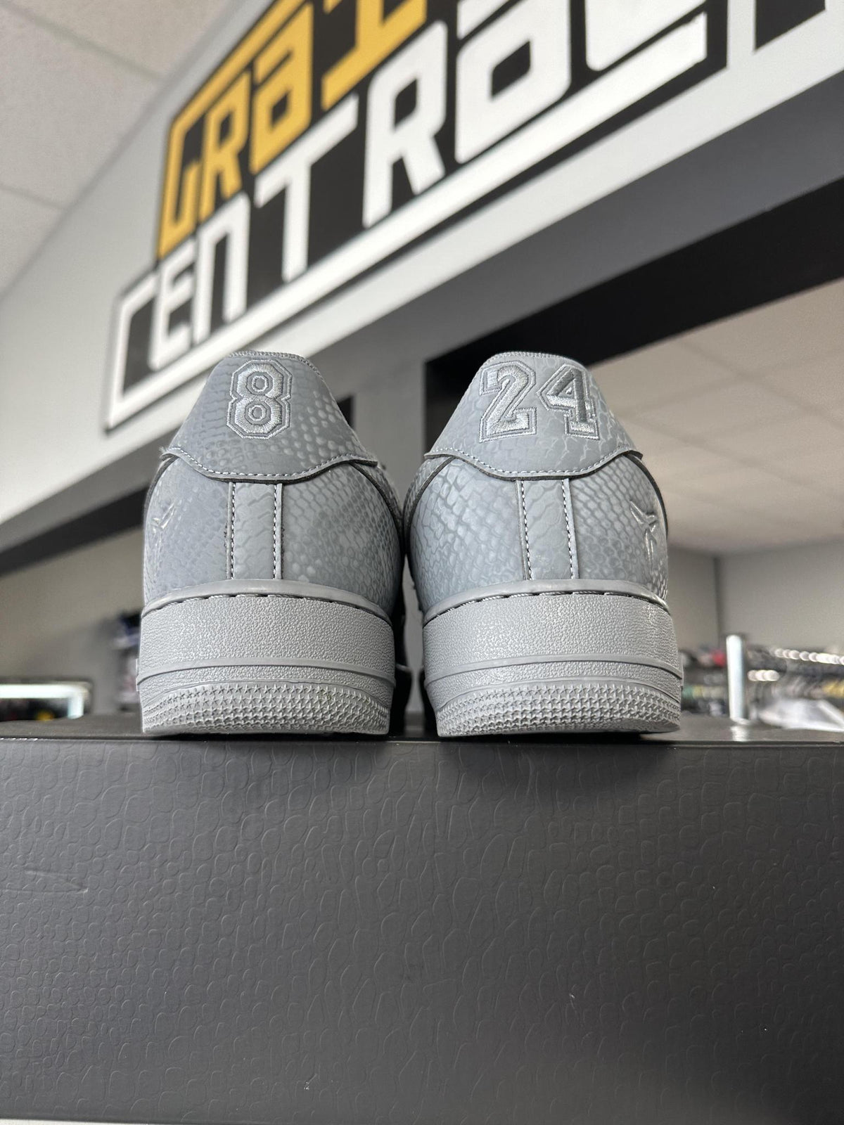 Nike Air Force One Low Kobe "Wolf Grey" Used Size 13