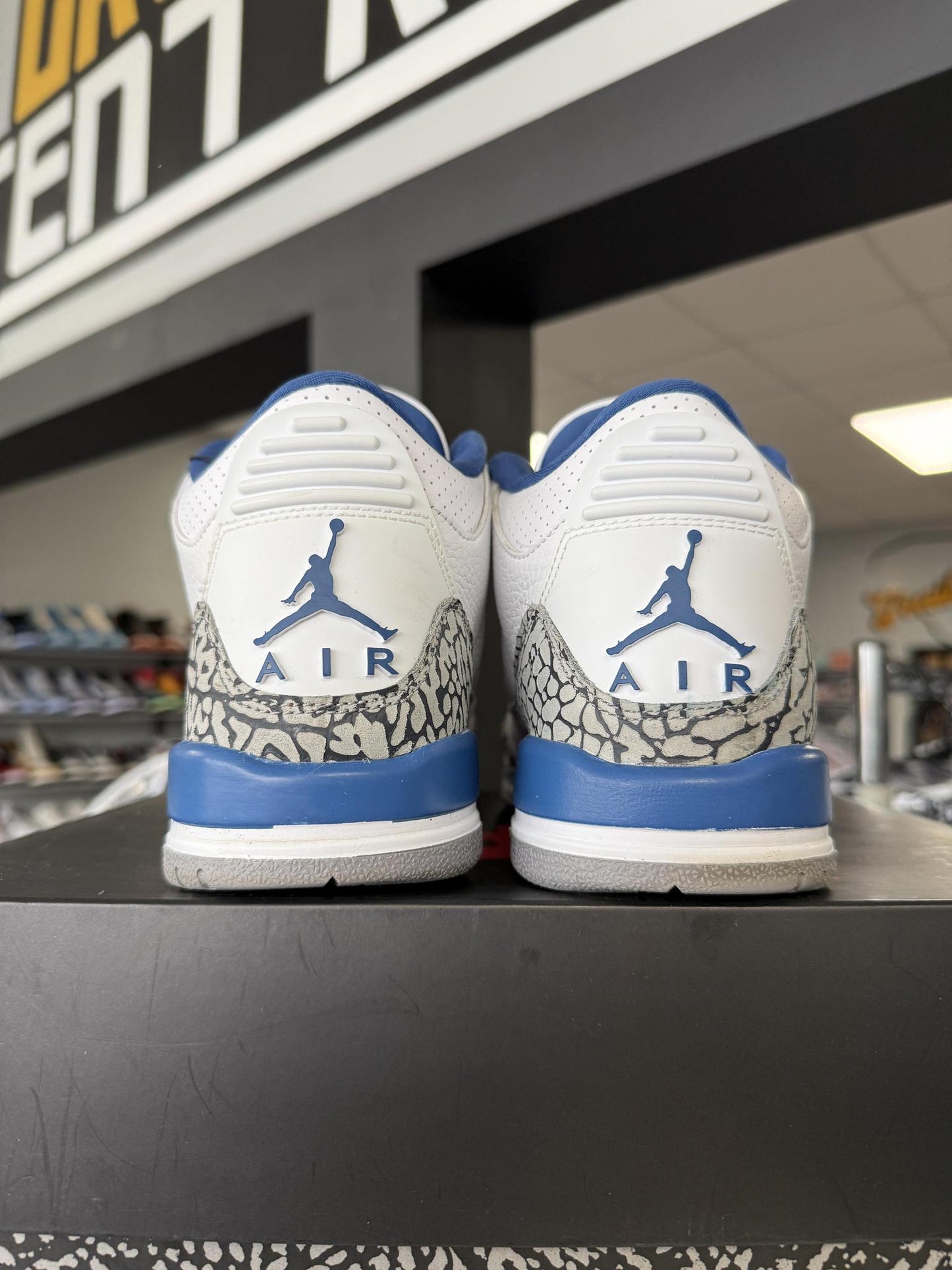 Jordan 3 Wizards Used Size 6.5Y/8W