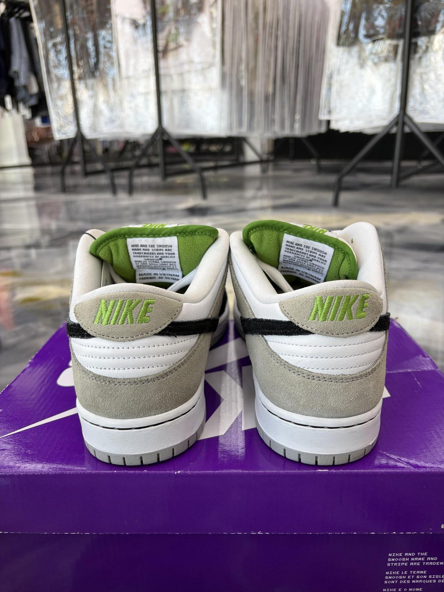 Nike SB Dunk Low "Chlorophyll" Used Size 9.5