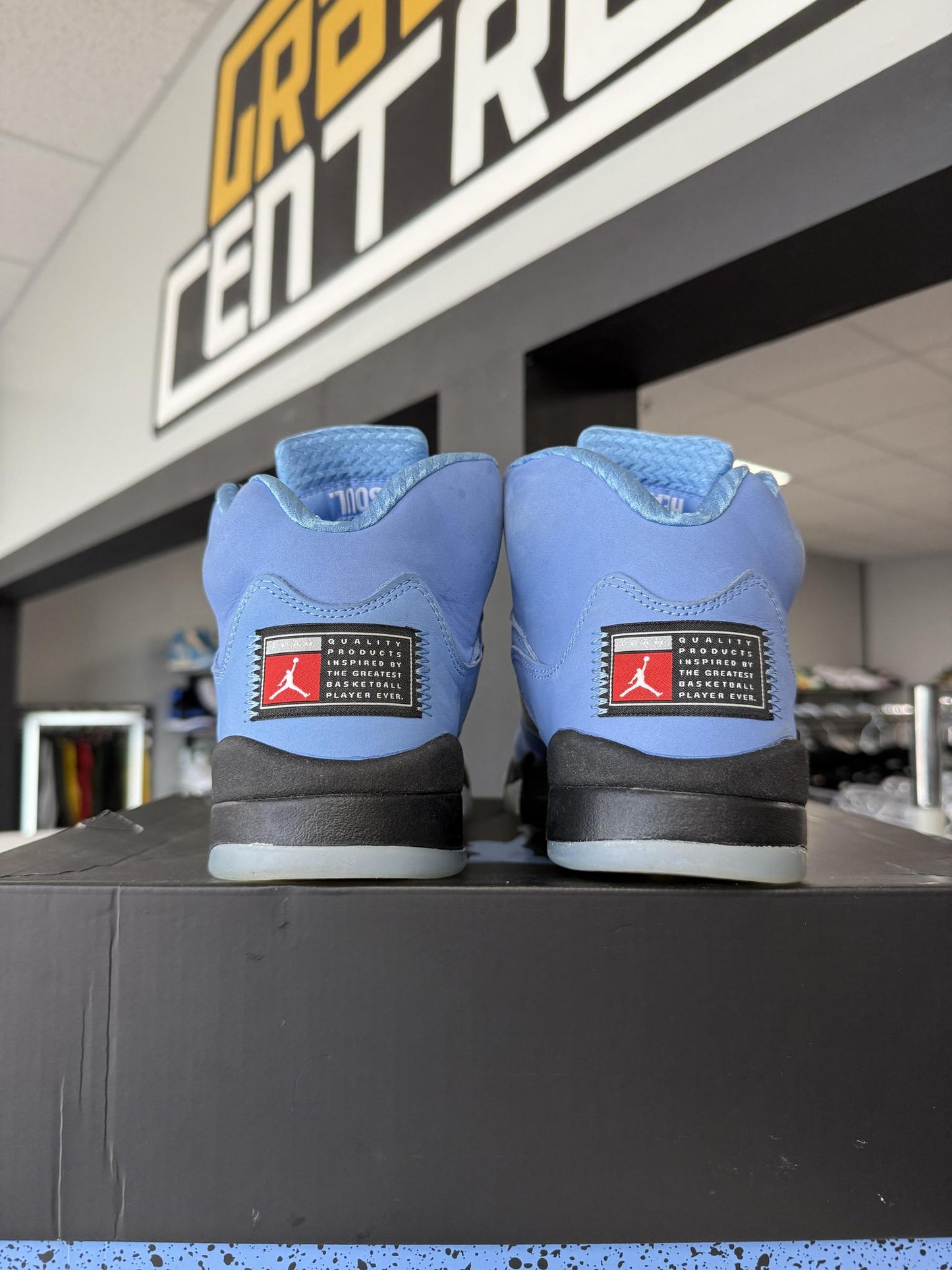 Jordan 5 "University Blue" Used Size 8.5