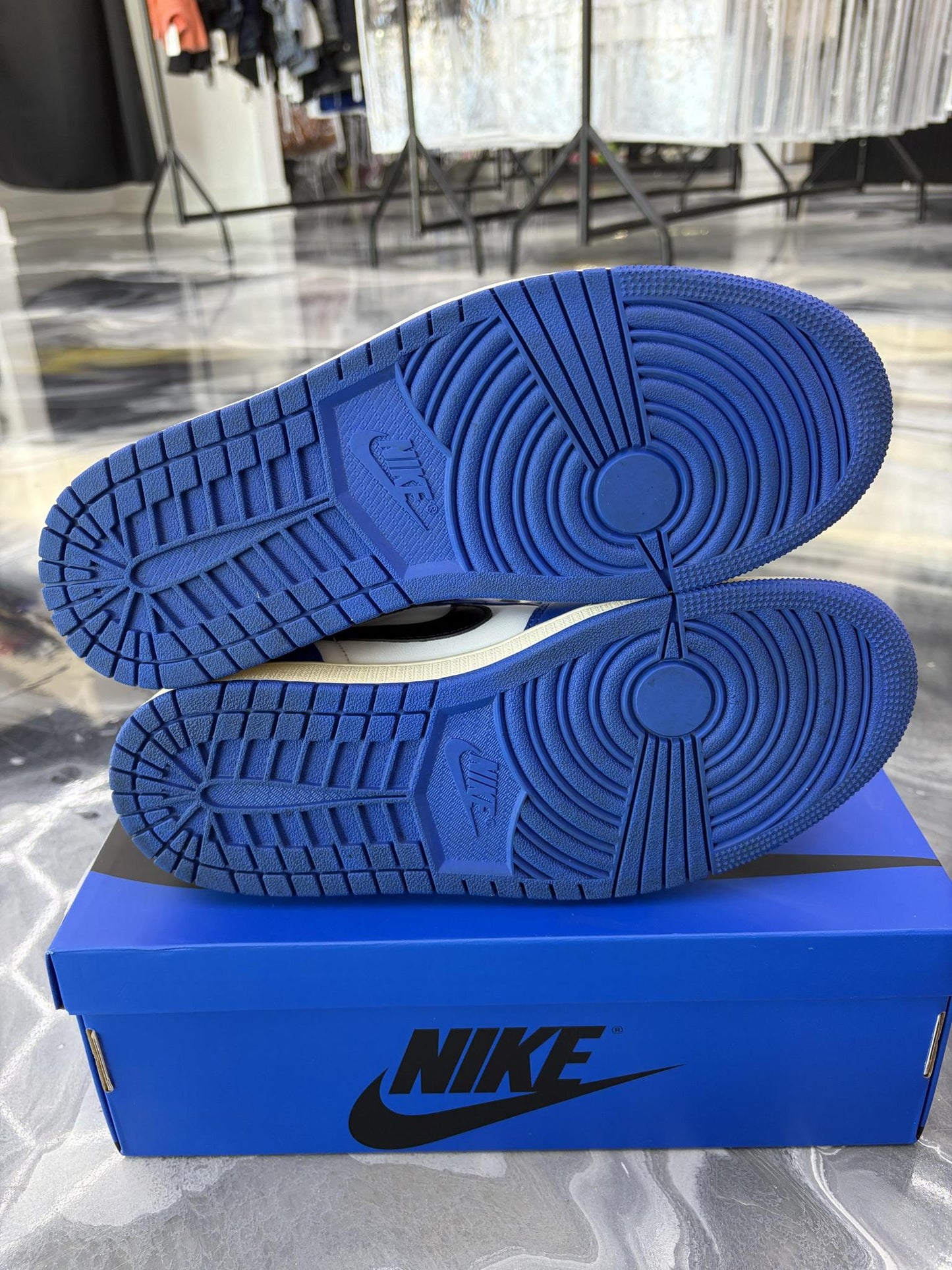 Jordan 1 Low "Game Royal" Used Size 9