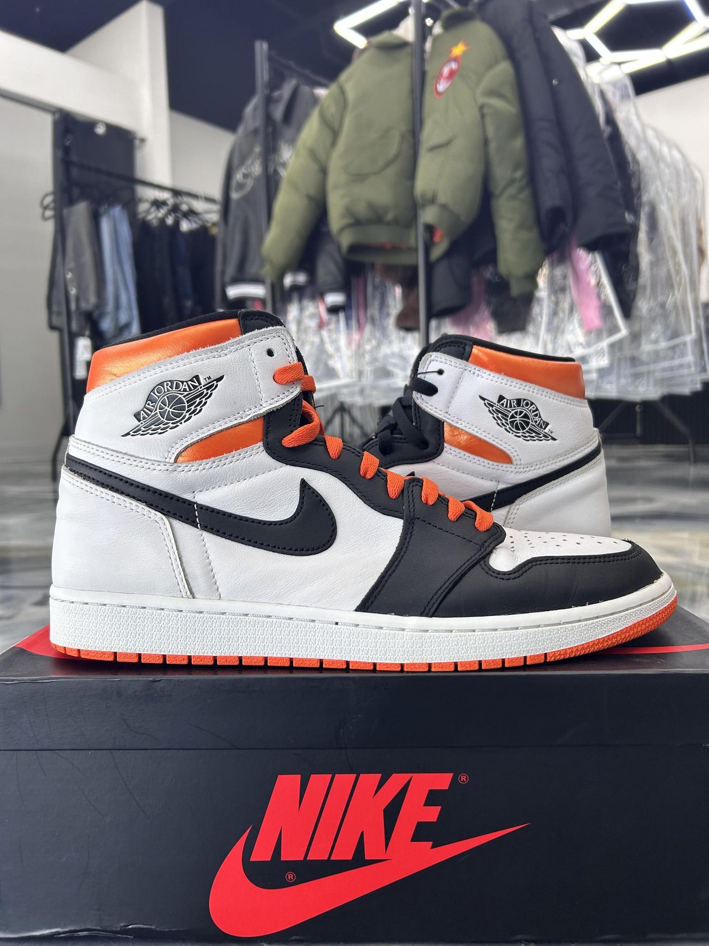 Jordan 1 "Electro Orange" Used Size 12