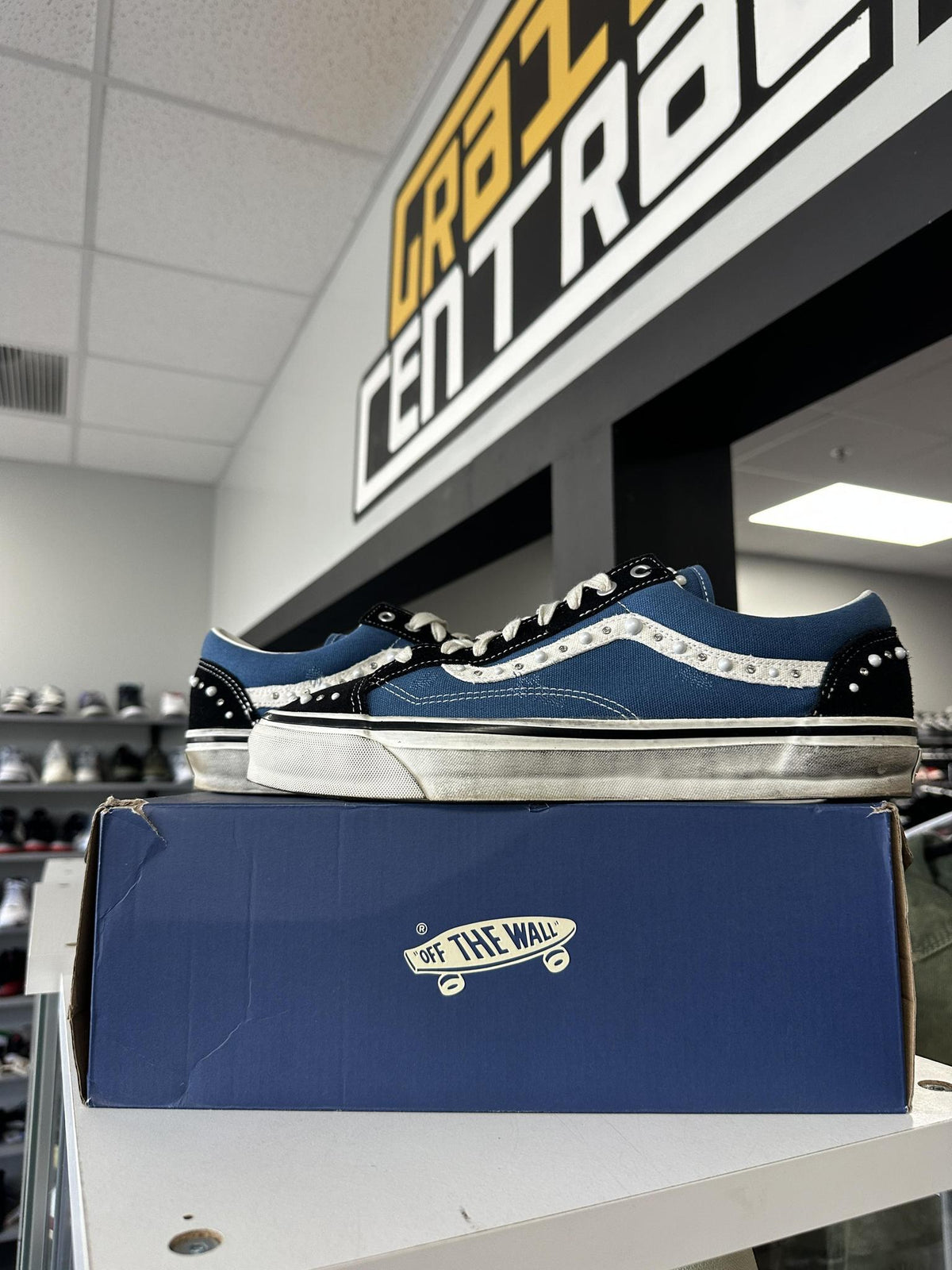 Vans Old Skool "Pearlized Navy" Used Size 12