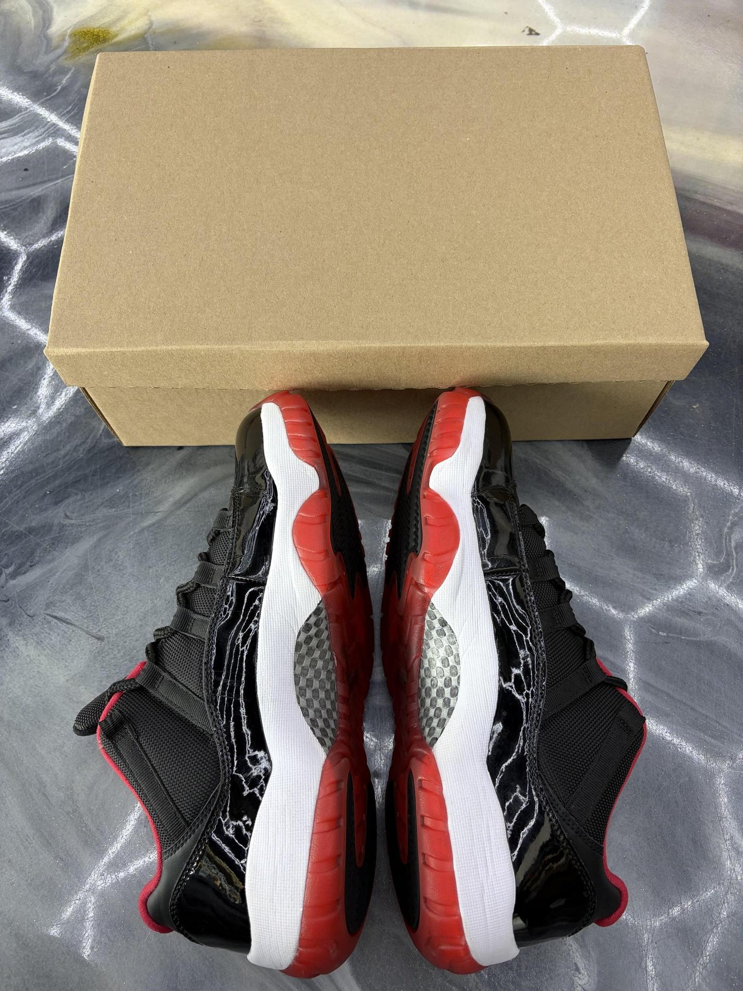 Jordan 11 Low "Bred" Used Size 9.5