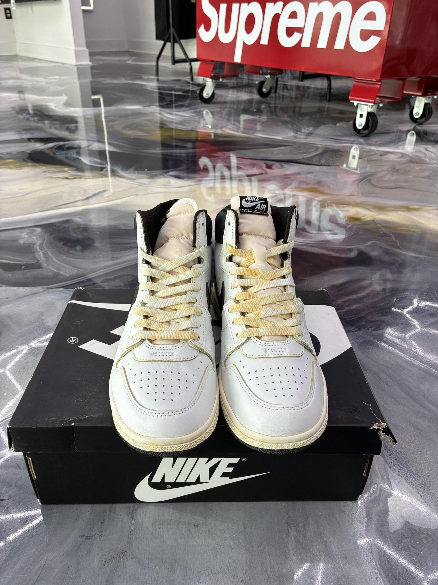 Jordan Air Ship X A Ma Maniere "White Black" Used Size 10