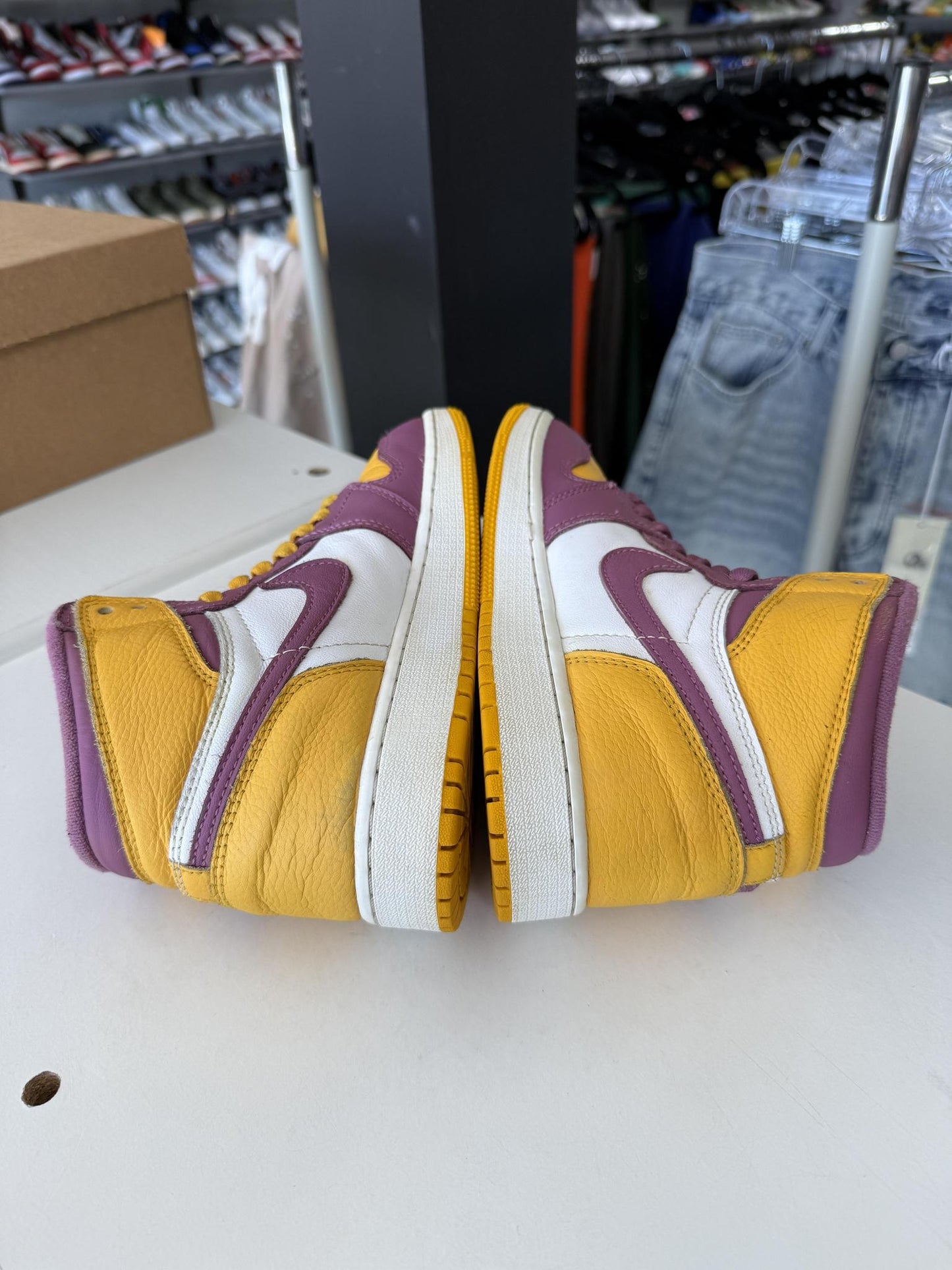 Jordan 1 "Brotherhood" Used Size 5.5Y/7W