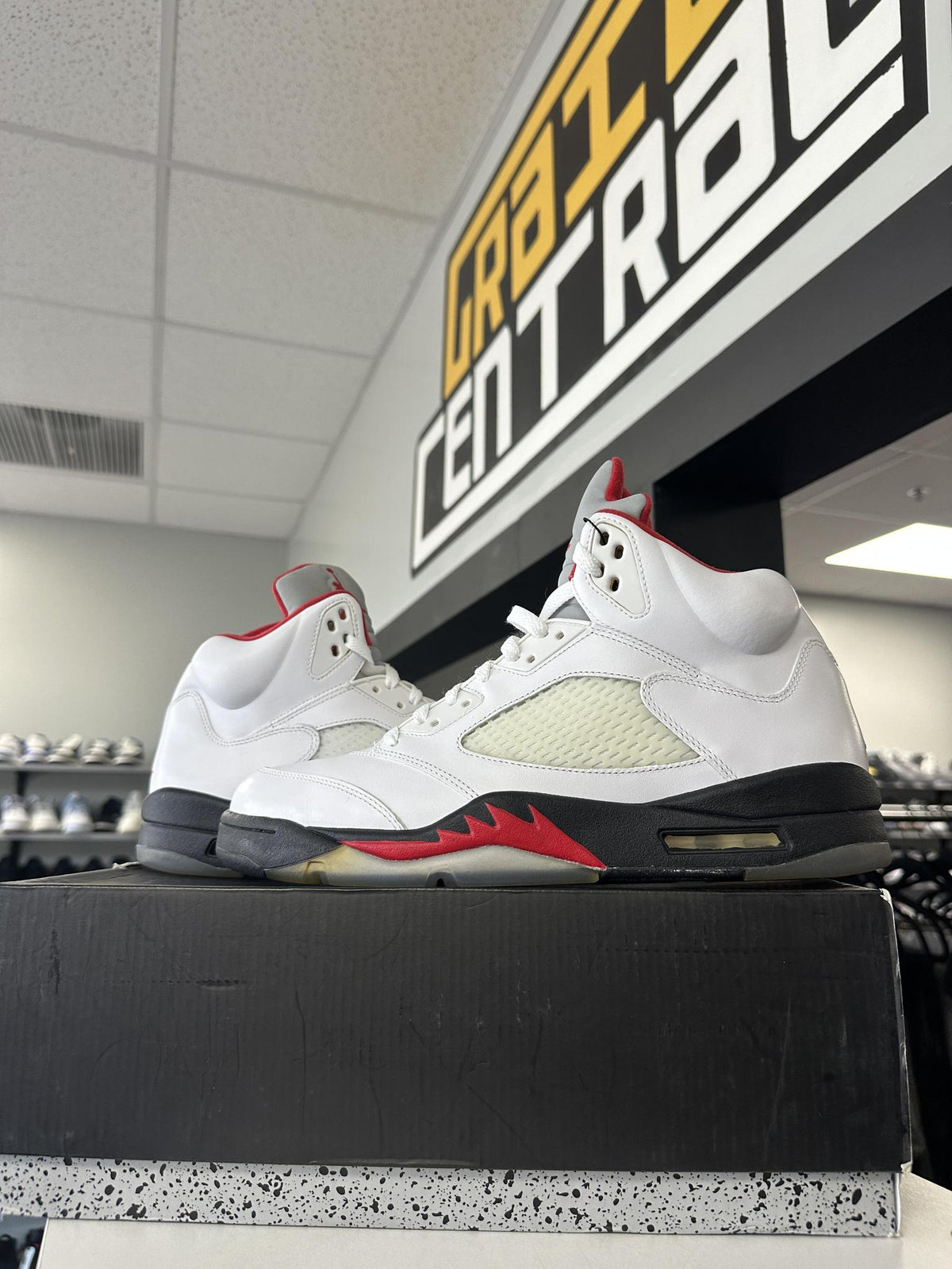 Jordan 5 "Fire Red" Size 12 Used