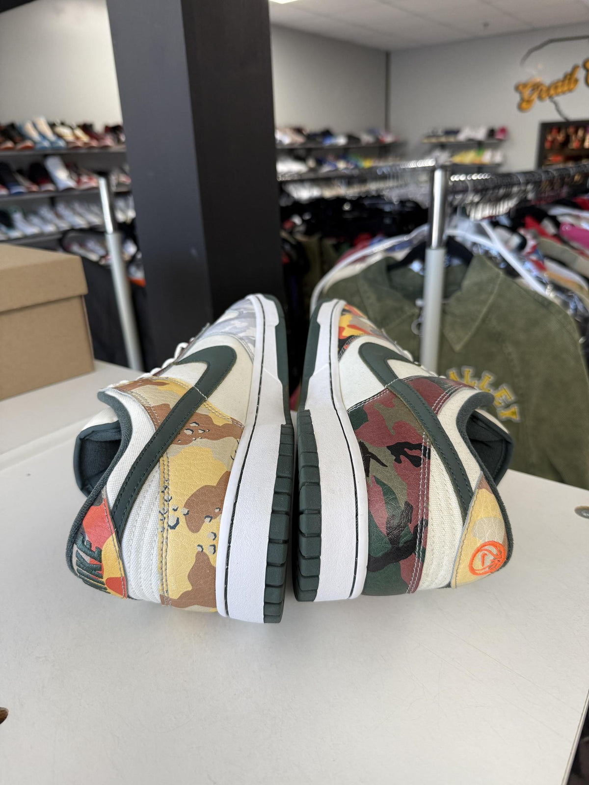 Dunk Low Camo Pack "White" Used Size 13