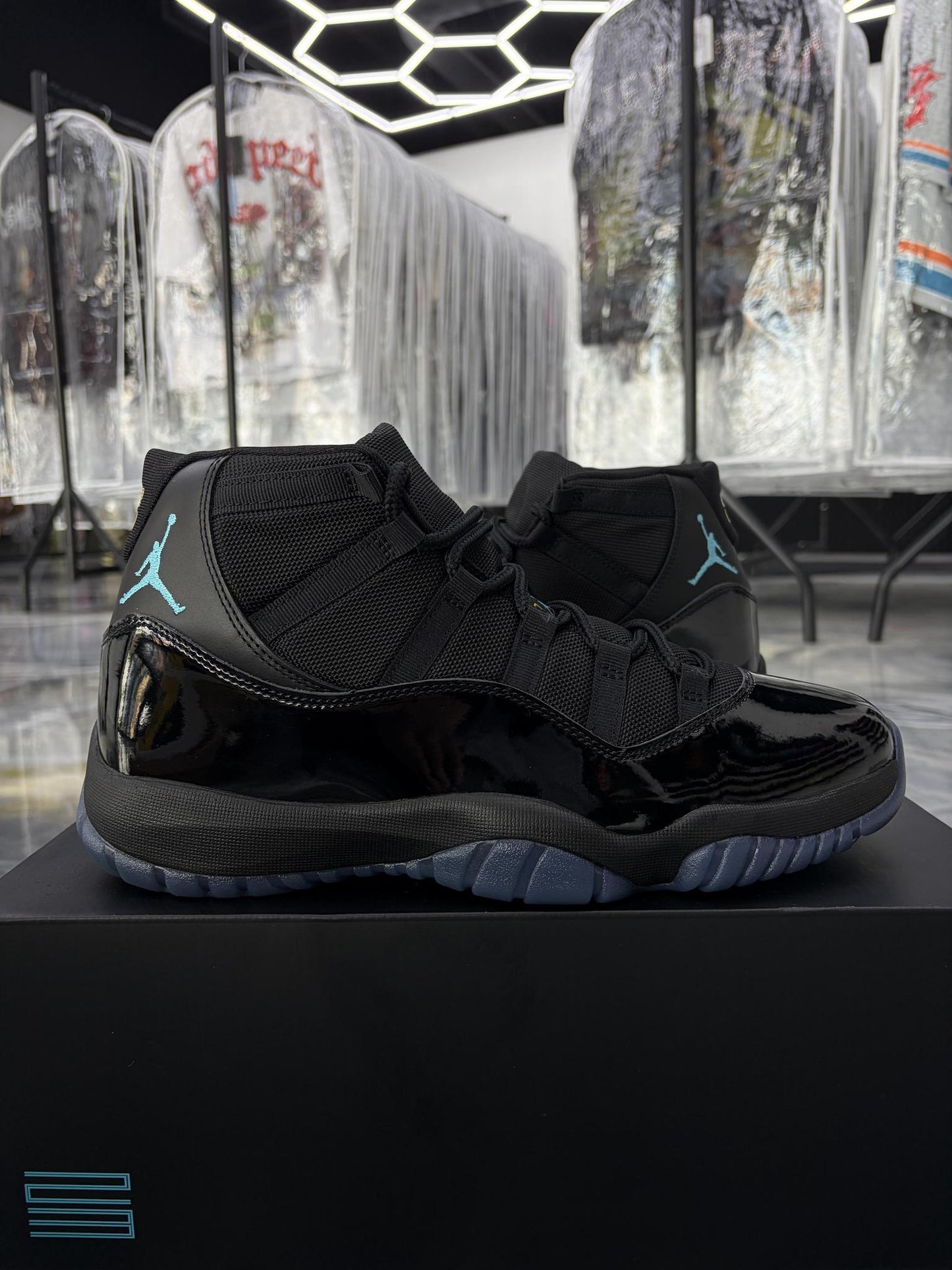 Jordan 11 "Gamma" Used Size 12