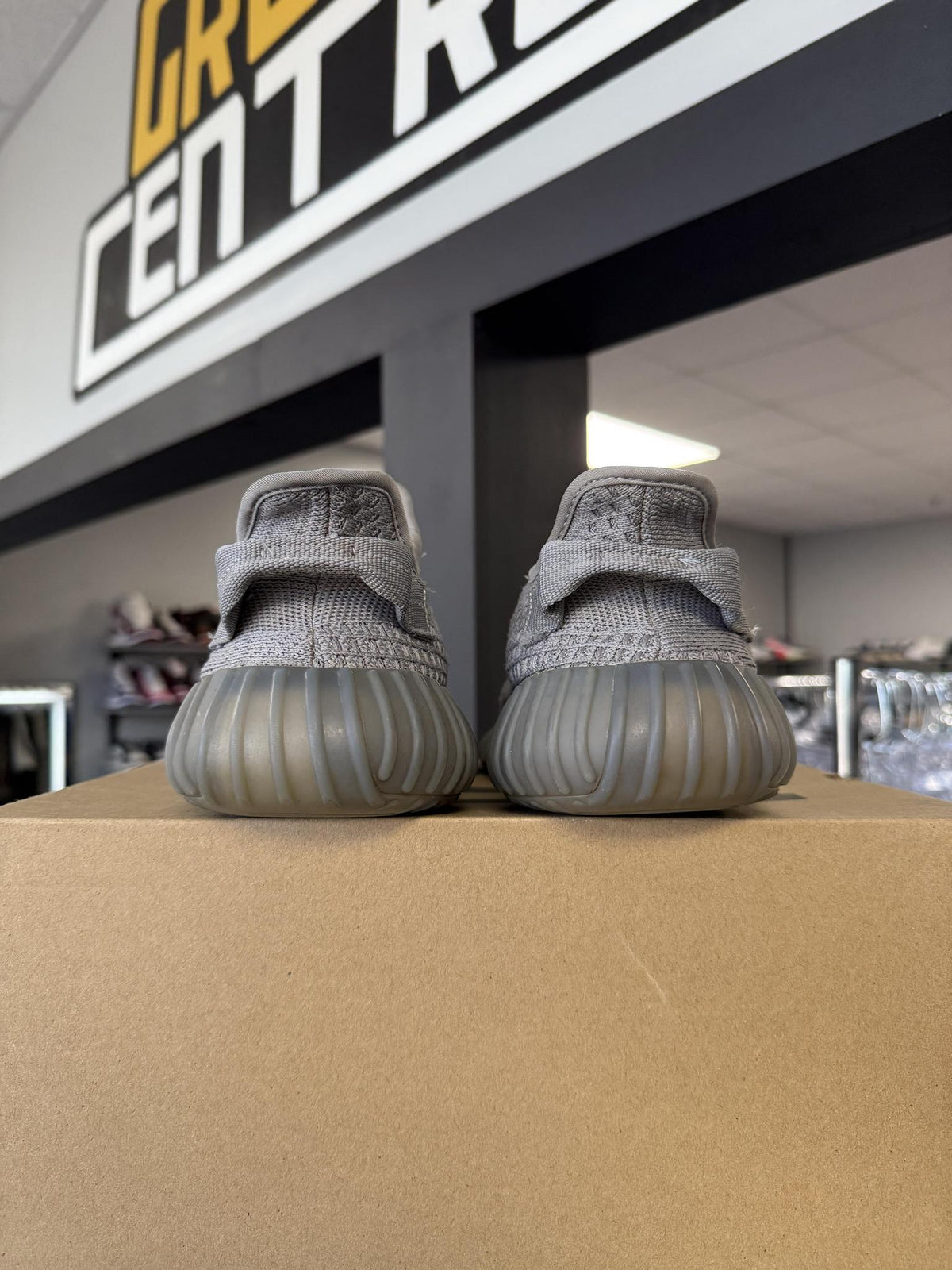 Yeezy 350 V2 "Steel Grey" Used Size 8