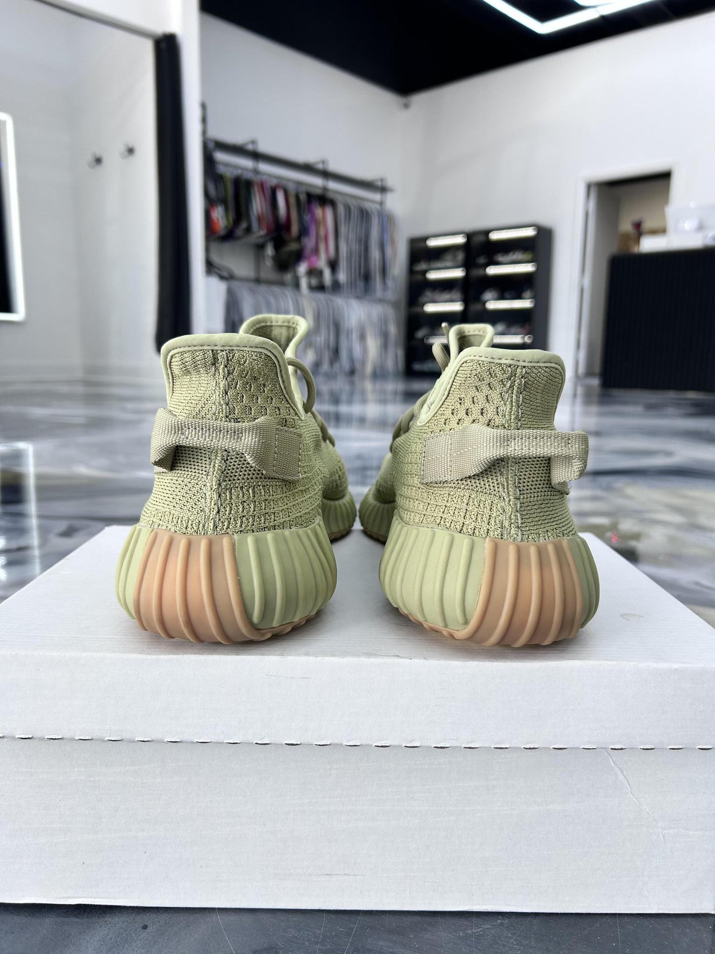 Yeezy 350 V2 "Sulfur" Used Size 12.5