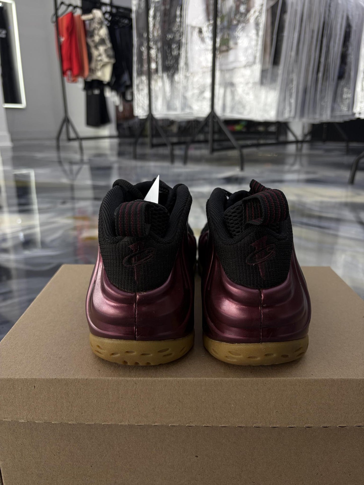 Nike Foamposite One "Maroon" Used Size 8.5