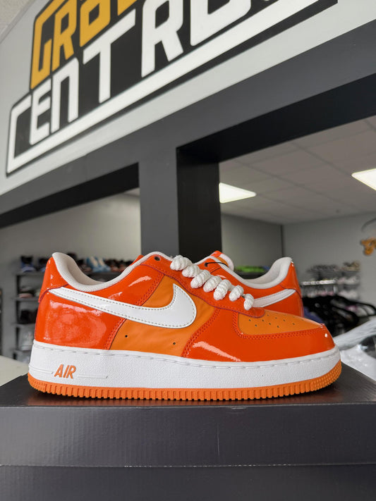 Air Force 1 Low "Safety Orange" Used Size 7.5