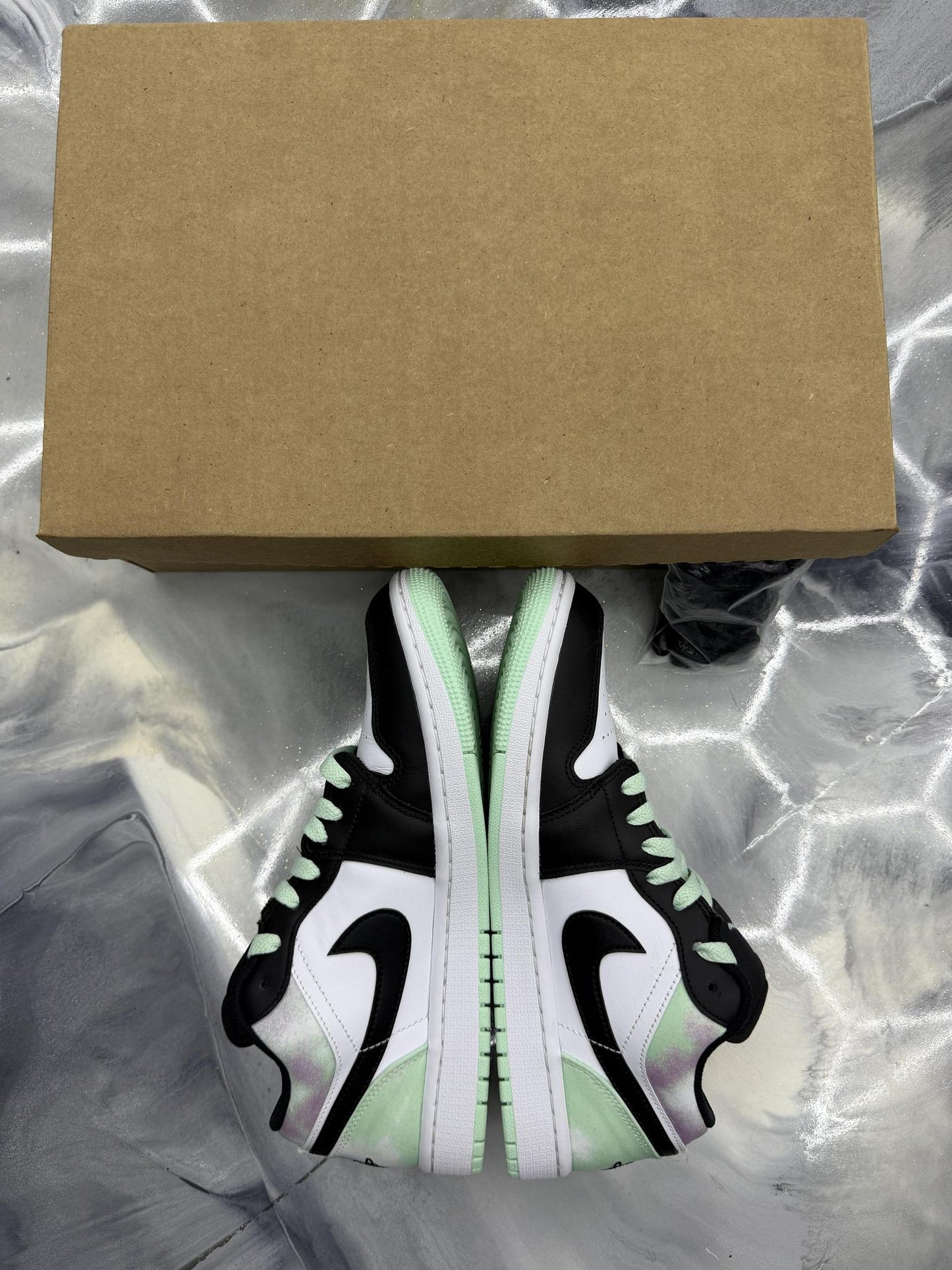 Jordan 1 Mid SE Dune Red Used Size 12