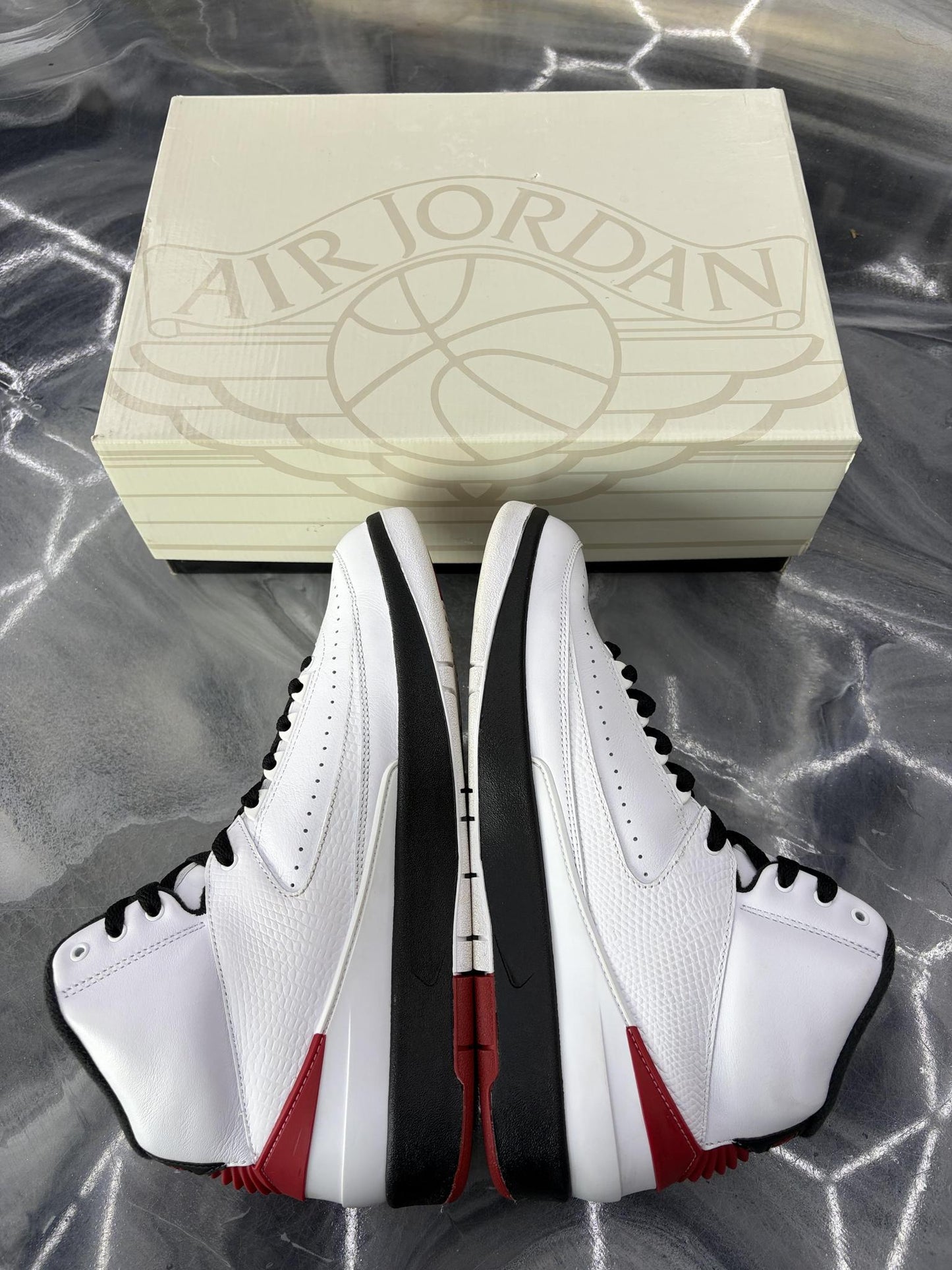 Jordan 2 "Chicago" Used Size 10