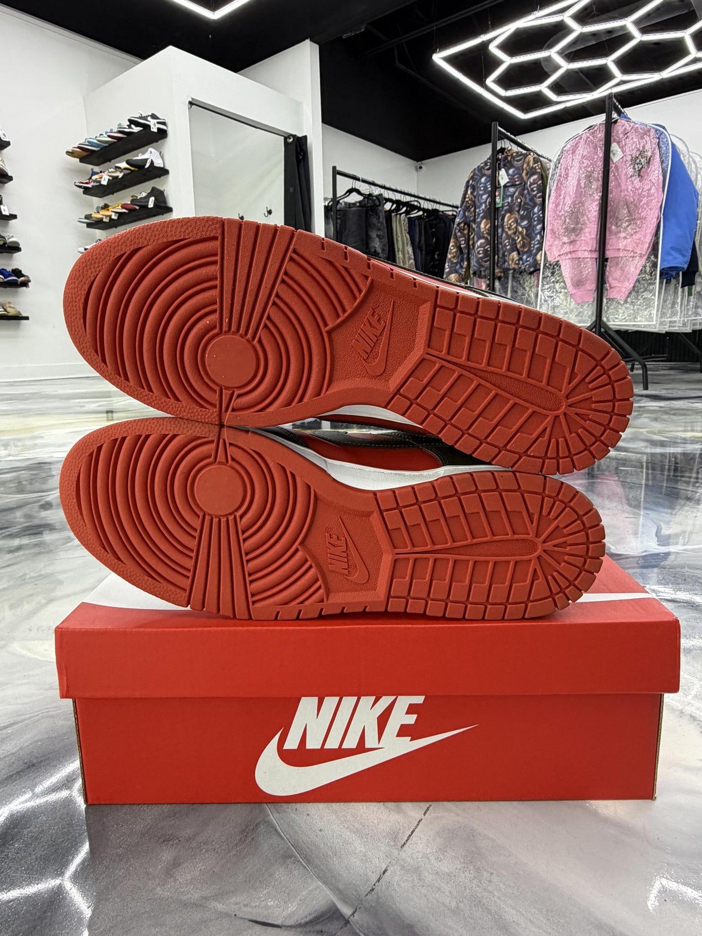 Nike Dunk Low Mystic Red Cargo Used Size 13
