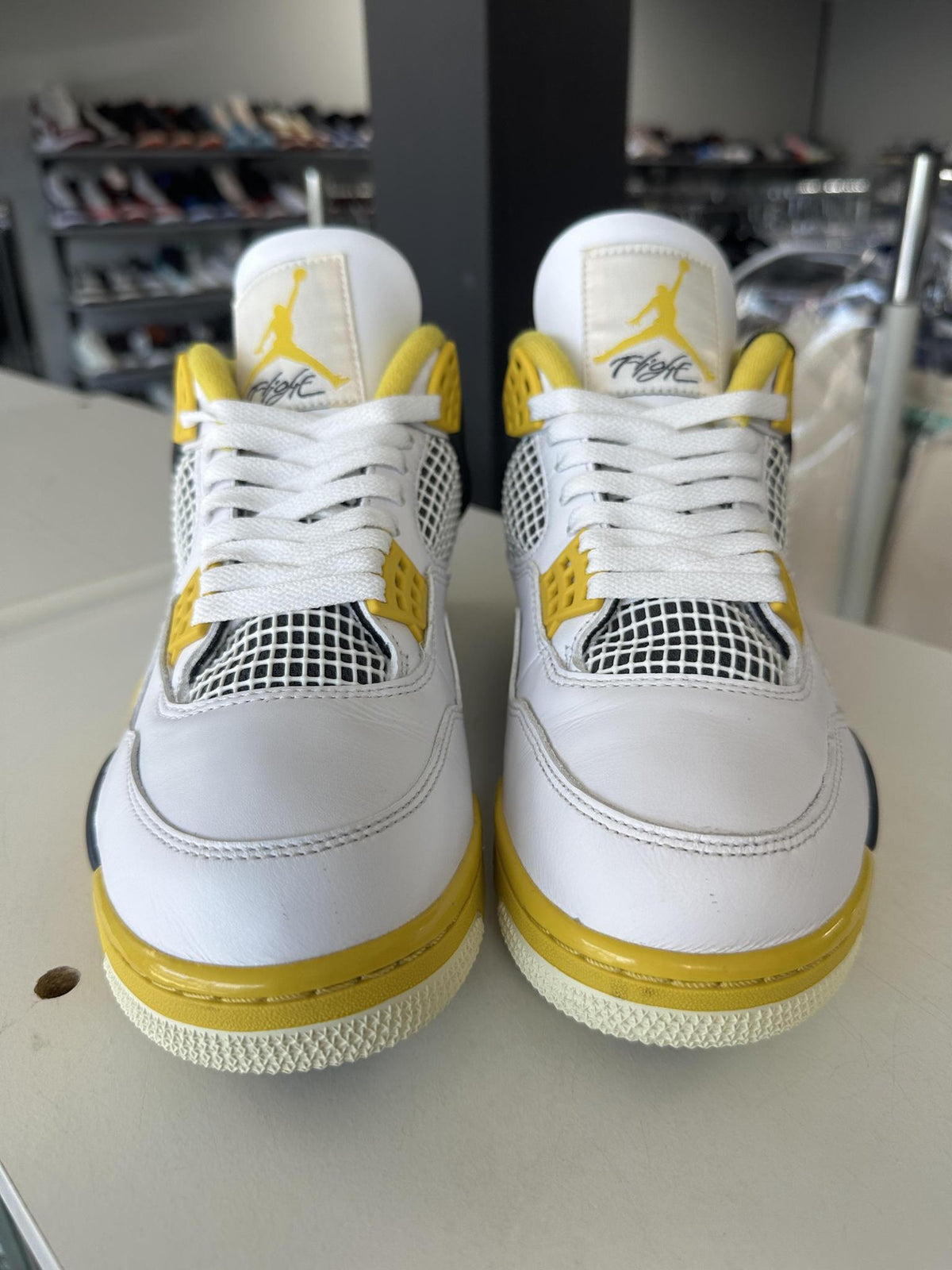 Jordan 4 Vivid Sulfur Used
