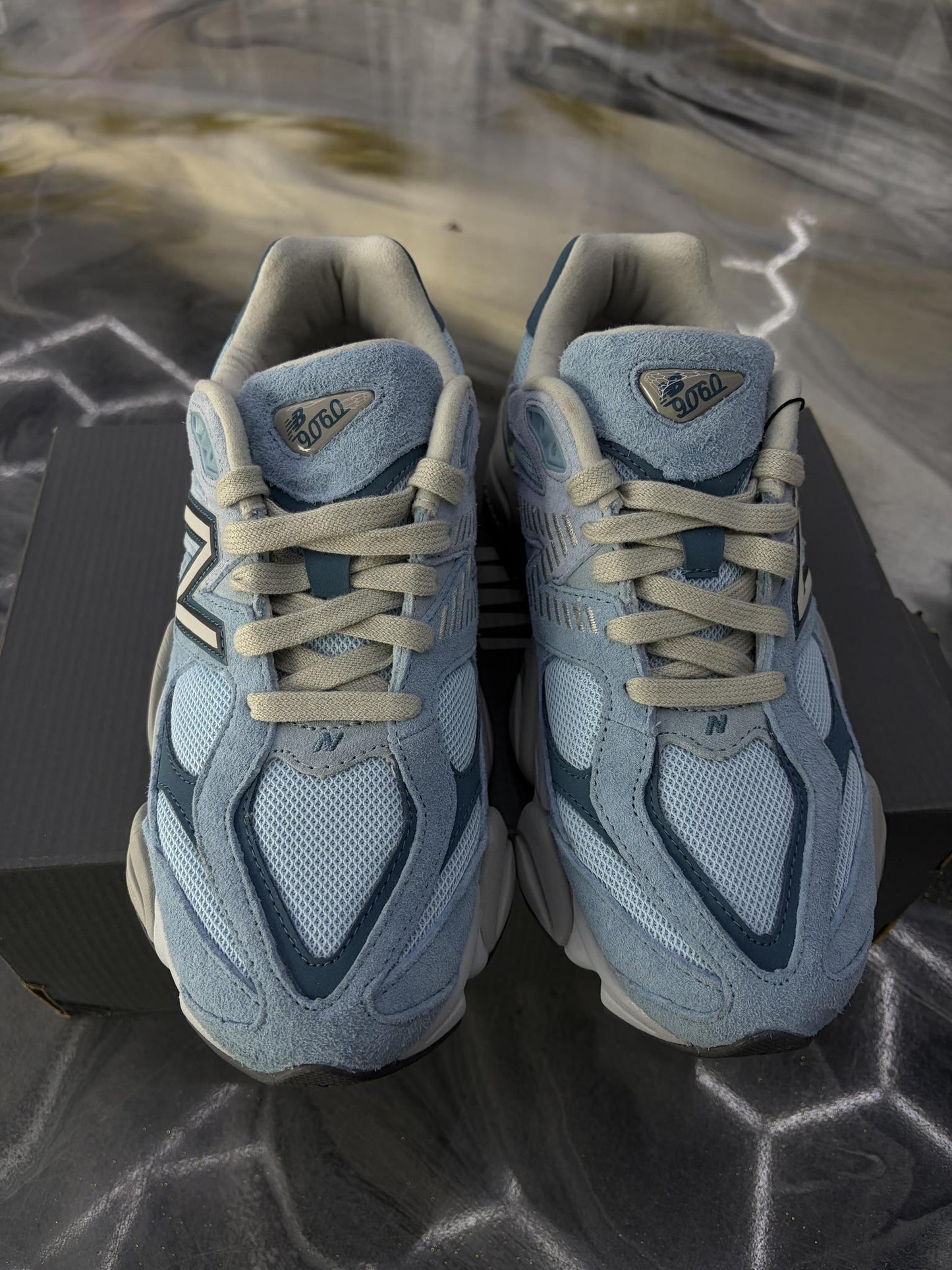 New Balance 9060 "Chrome Blue" Used Size 6.5Y/8W