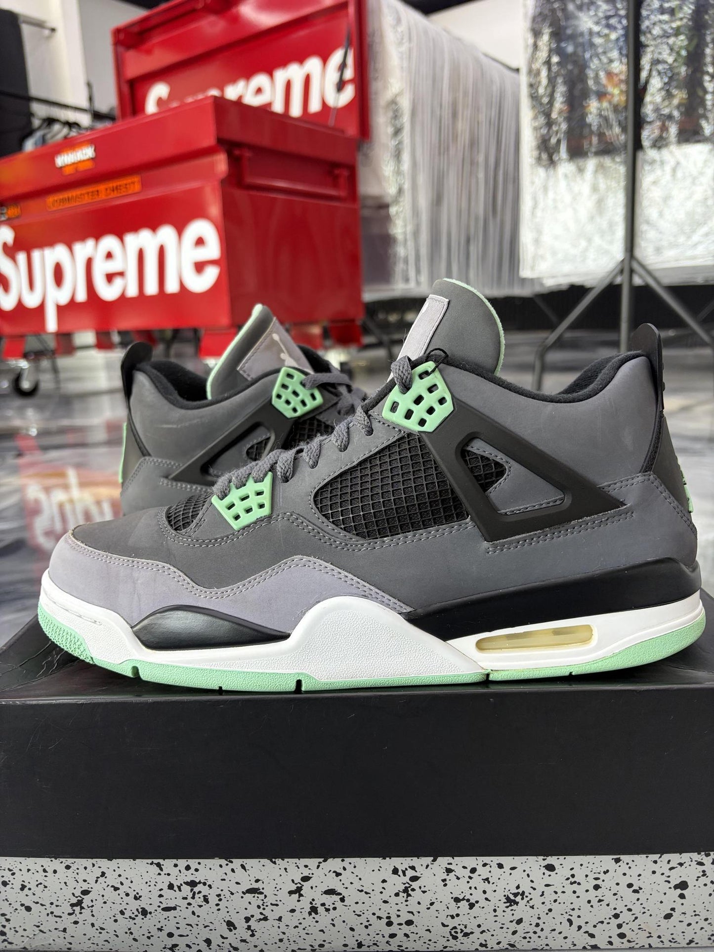 Jordan 4 "Green Glow" Used Size 11.5