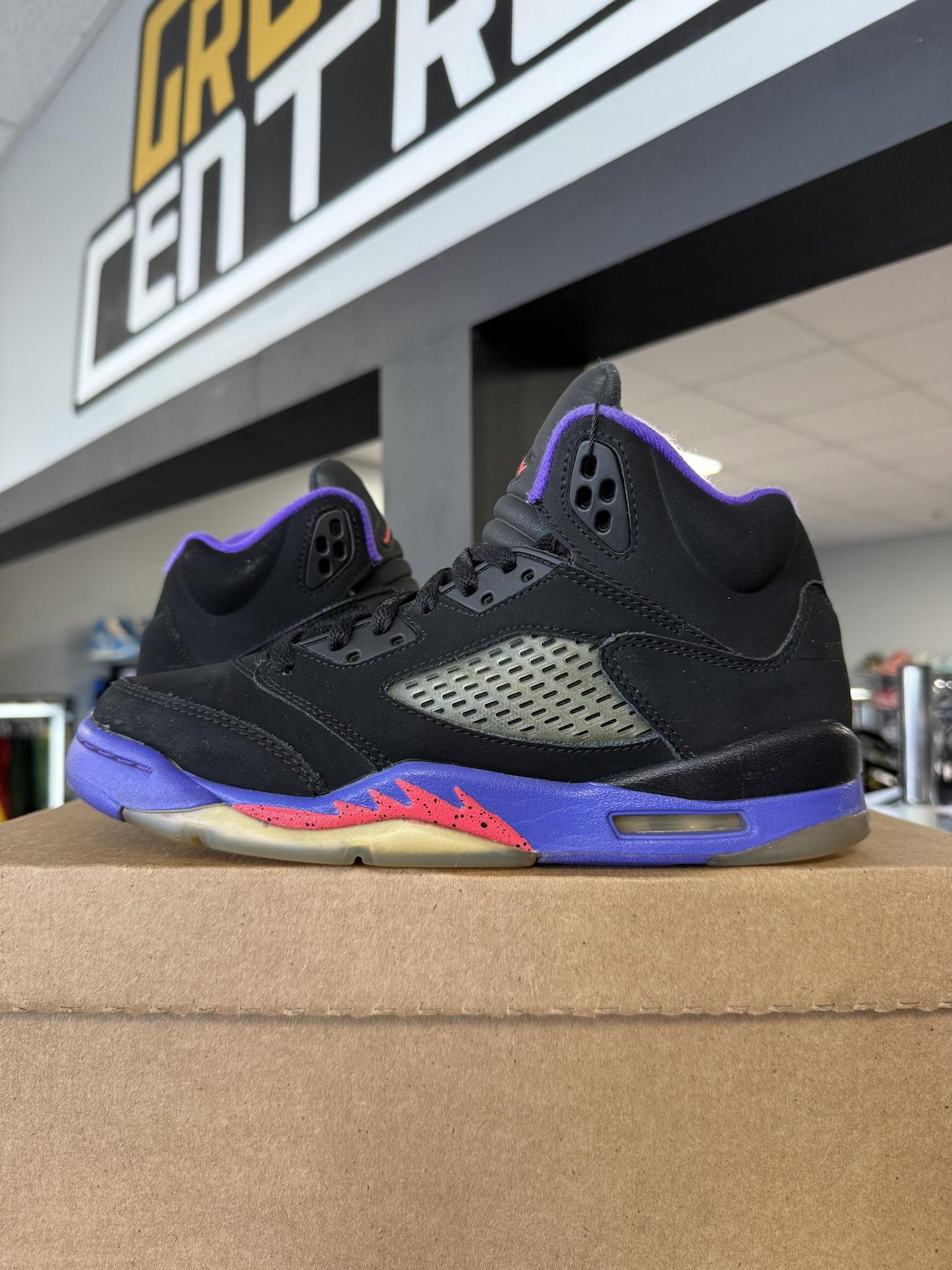 Jordan 5 "Raptor" Used Size 6Y/7.5W