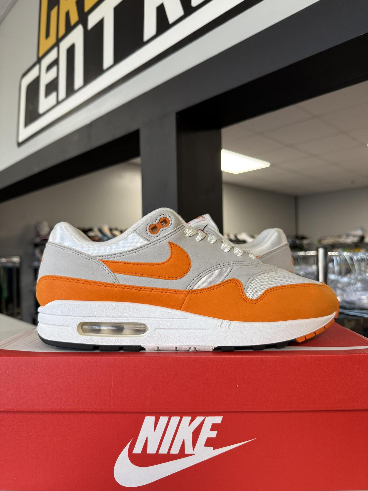 Nike AM1 "Anniversary Orange" Used Size 9