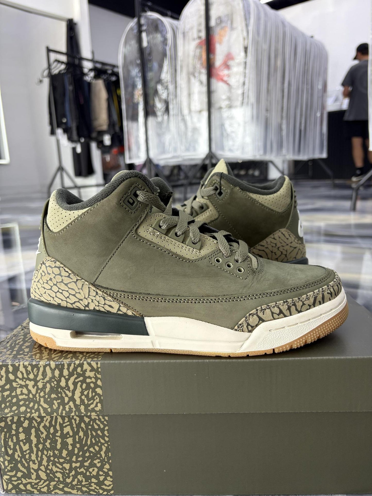 Jordan 3 "Family Affair" Used Size 5.5Y/7W