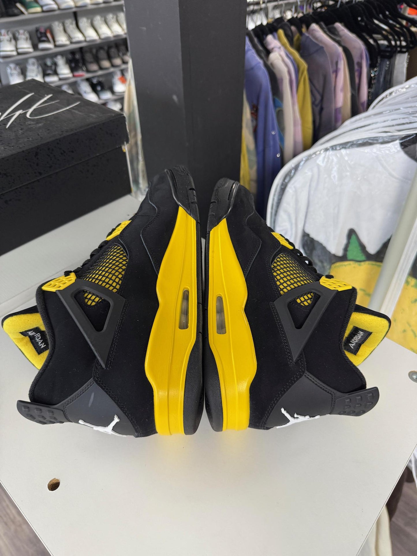 Jordan 4 "Thunder" Used Size 11