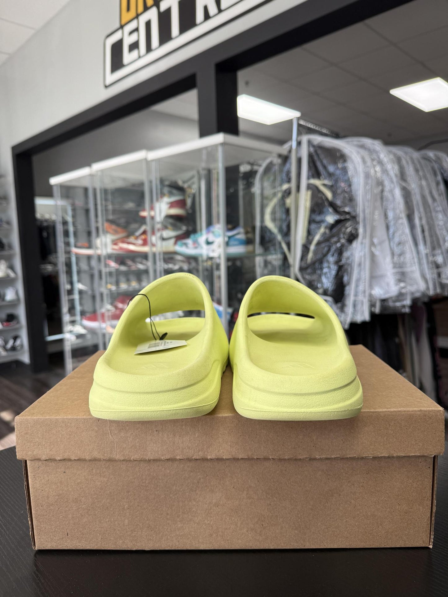 Yeezy Slide "Glow" Used Size 13